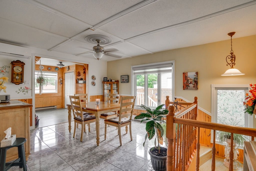 









166


Rue Archambault

,
Gatineau (Hull),




QC
J8Y5C9

