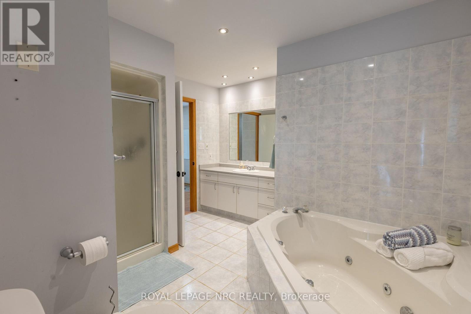 












1444 ALLANPORT ROAD

,
Thorold (Port Robinson),




Ontario
L0S1K0

