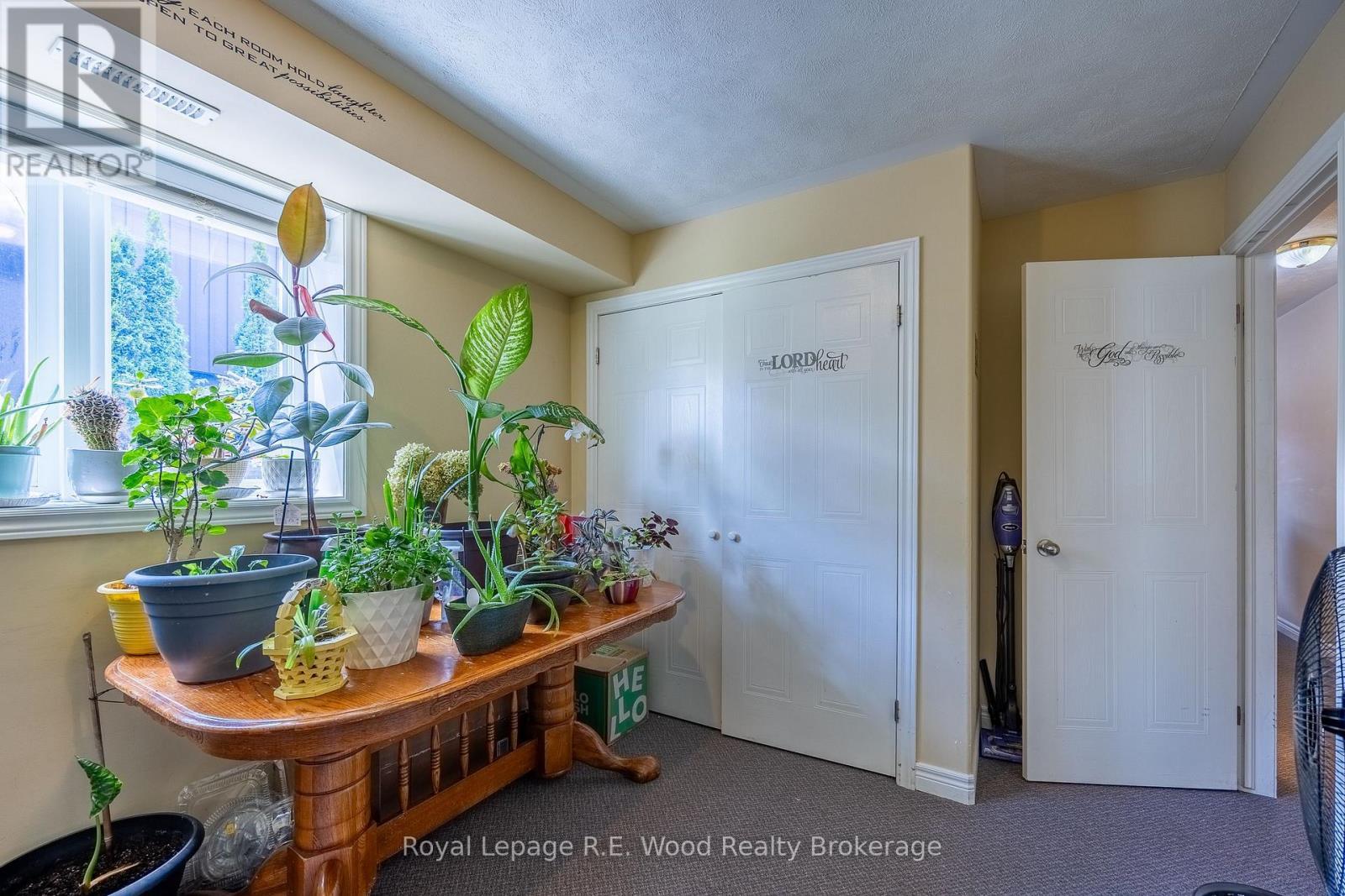












46 OAK STREET

,
Bayham (Vienna),




Ontario
N0J1Z0

