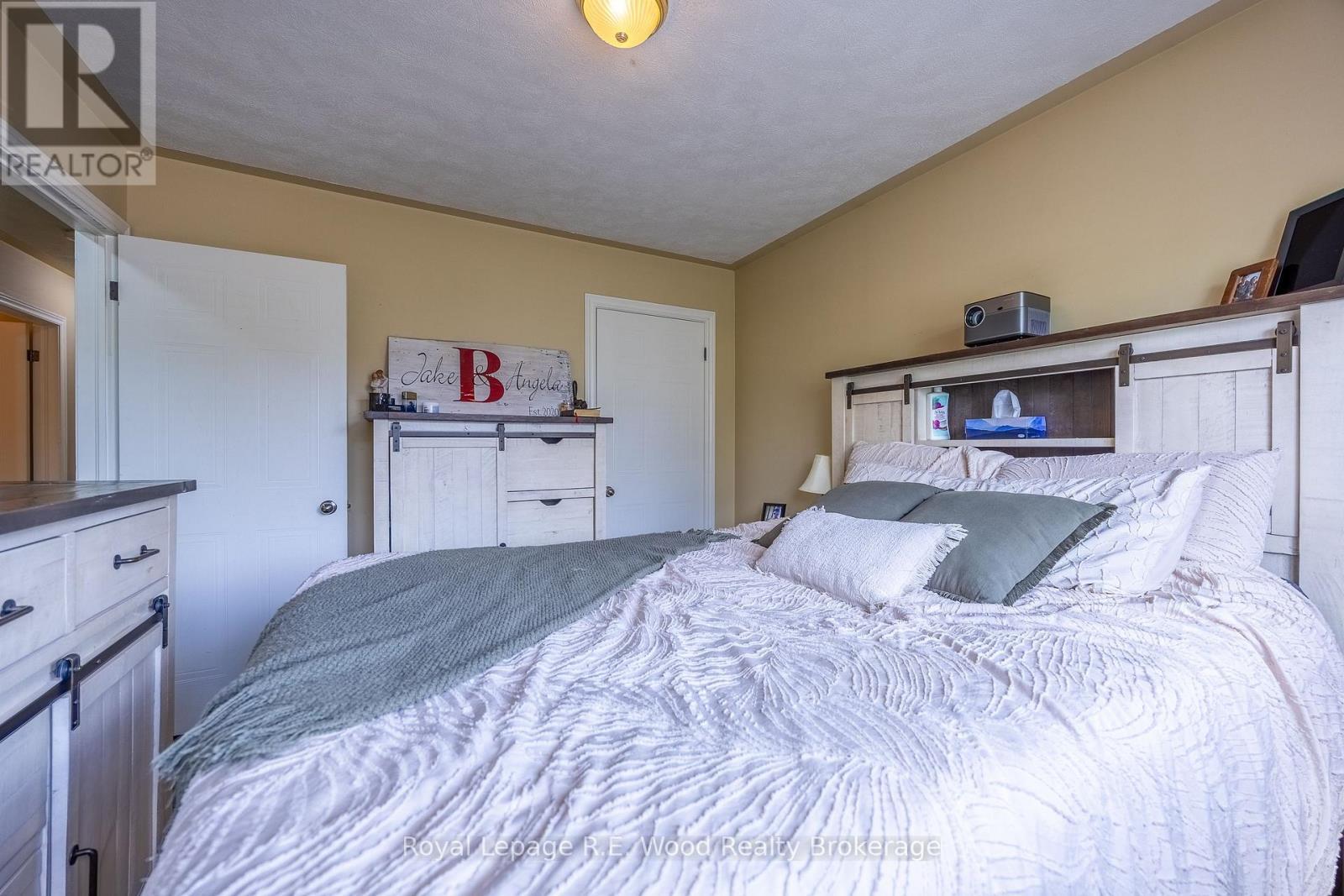 












46 OAK STREET

,
Bayham (Vienna),




Ontario
N0J1Z0

