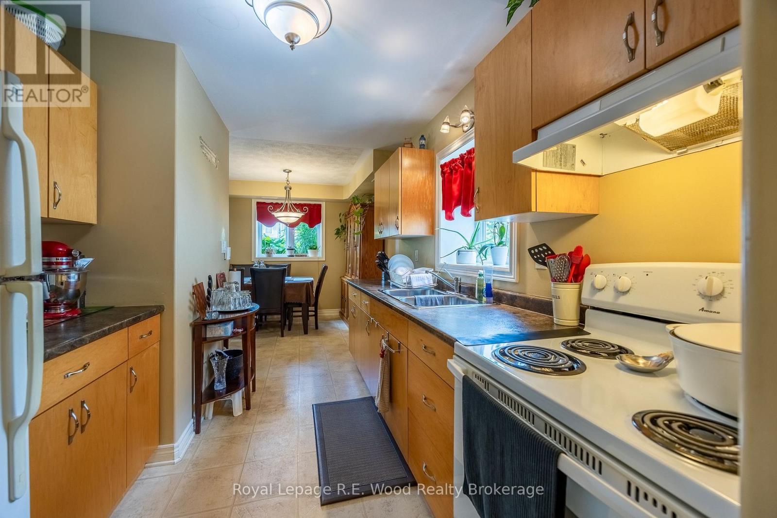 












46 OAK STREET

,
Bayham (Vienna),




Ontario
N0J1Z0

