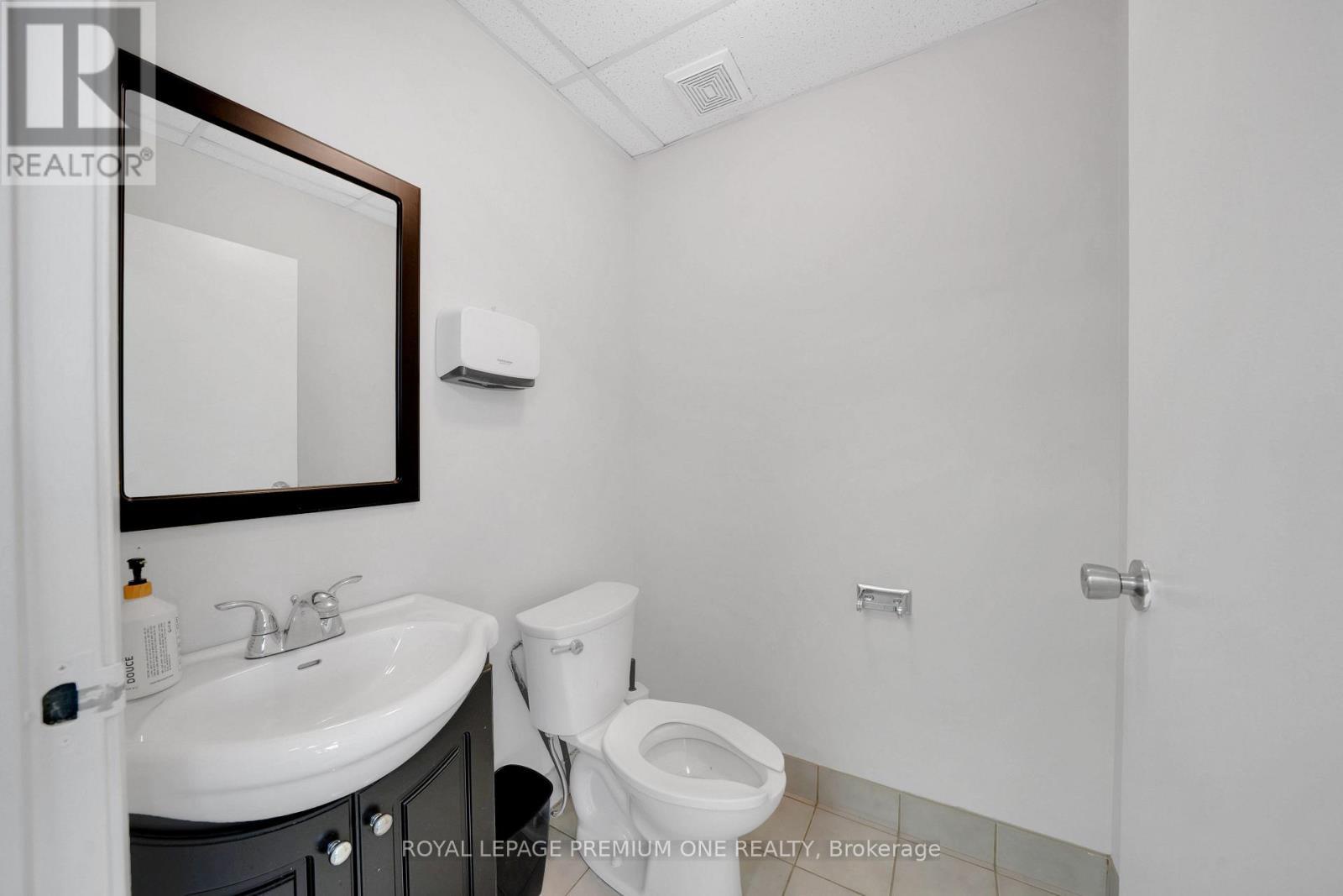 












29 - 1 WHITMORE ROAD

,
Vaughan,




Ontario
L4L8G4

