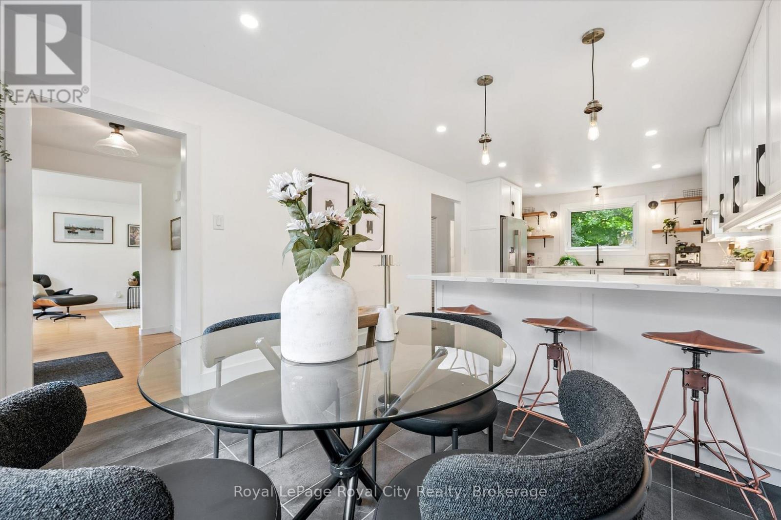 












535 SPRUCEHILL AVENUE

,
Waterloo,




Ontario
N2L4V8

