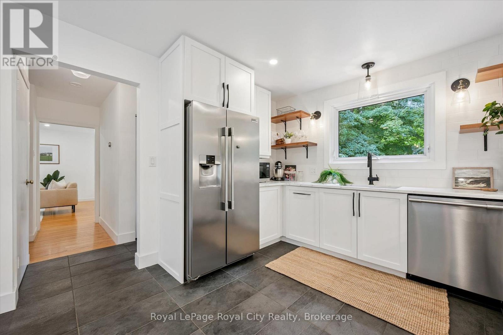 












535 SPRUCEHILL AVENUE

,
Waterloo,




Ontario
N2L4V8

