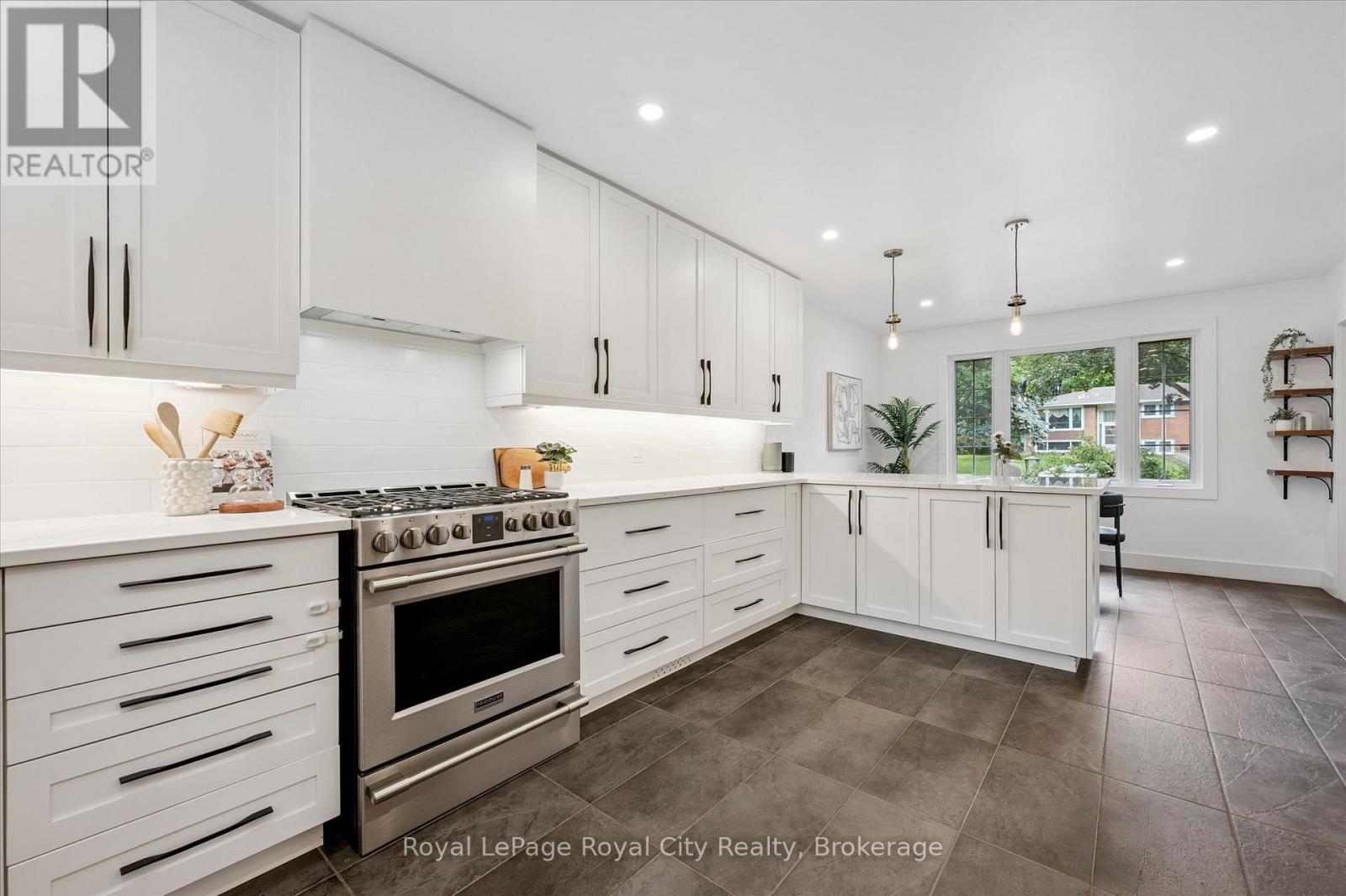 












535 SPRUCEHILL AVENUE

,
Waterloo,




Ontario
N2L4V8


