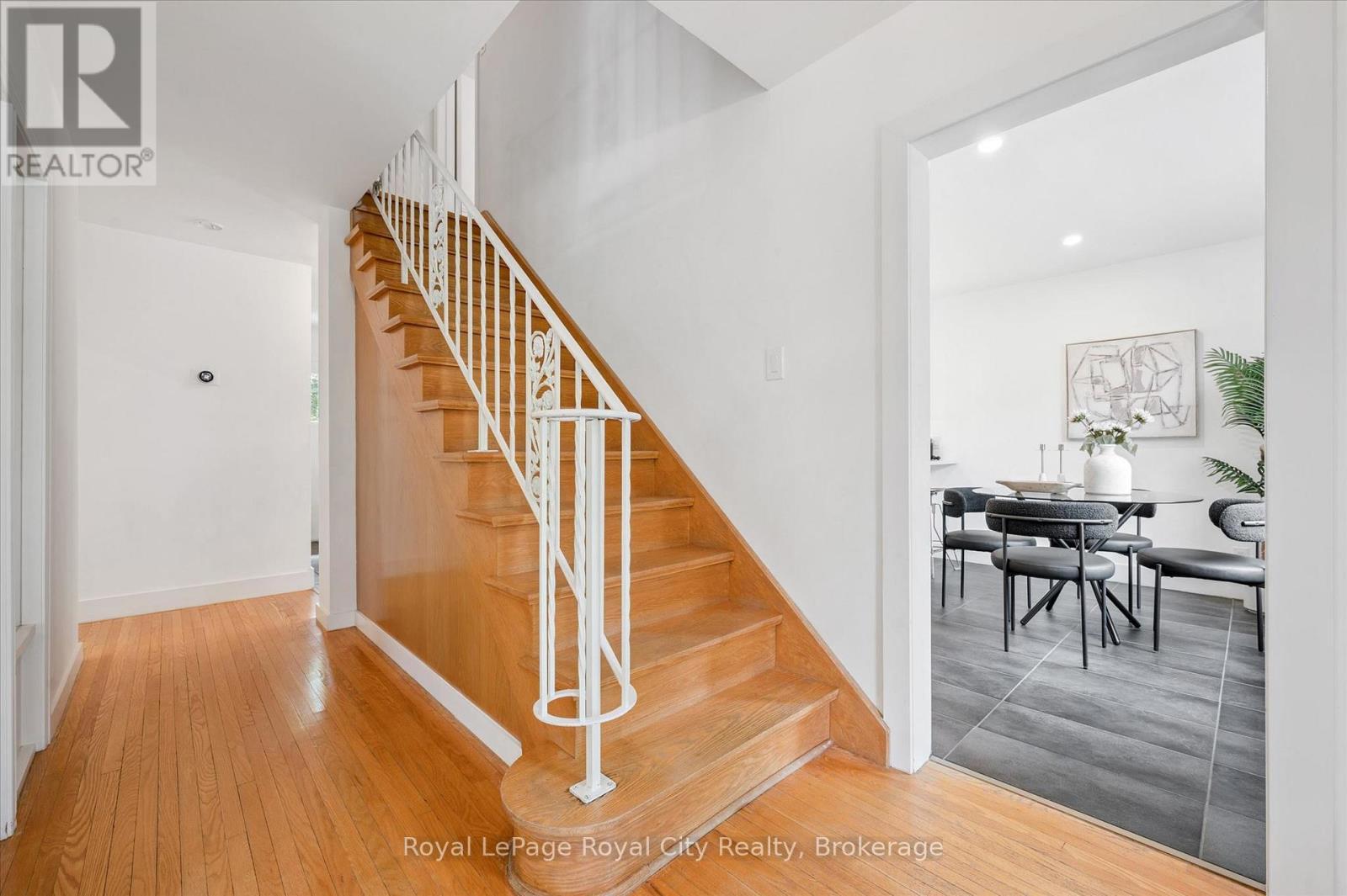












535 SPRUCEHILL AVENUE

,
Waterloo,




Ontario
N2L4V8

