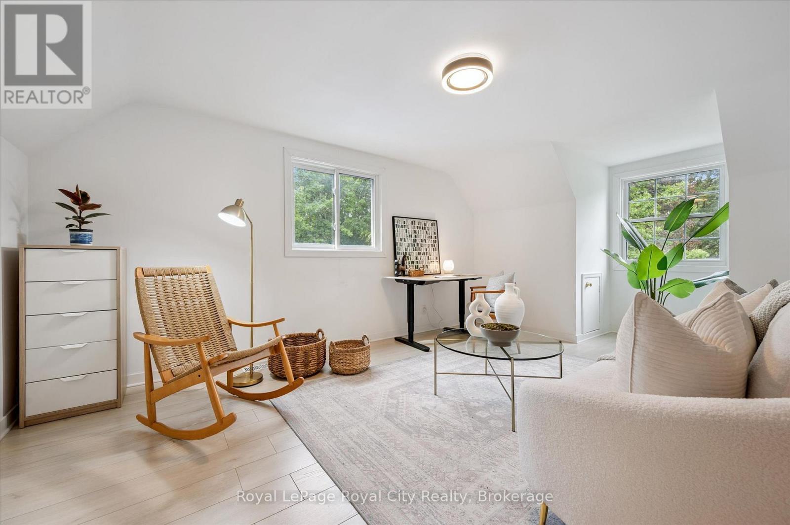 












535 SPRUCEHILL AVENUE

,
Waterloo,




Ontario
N2L4V8

