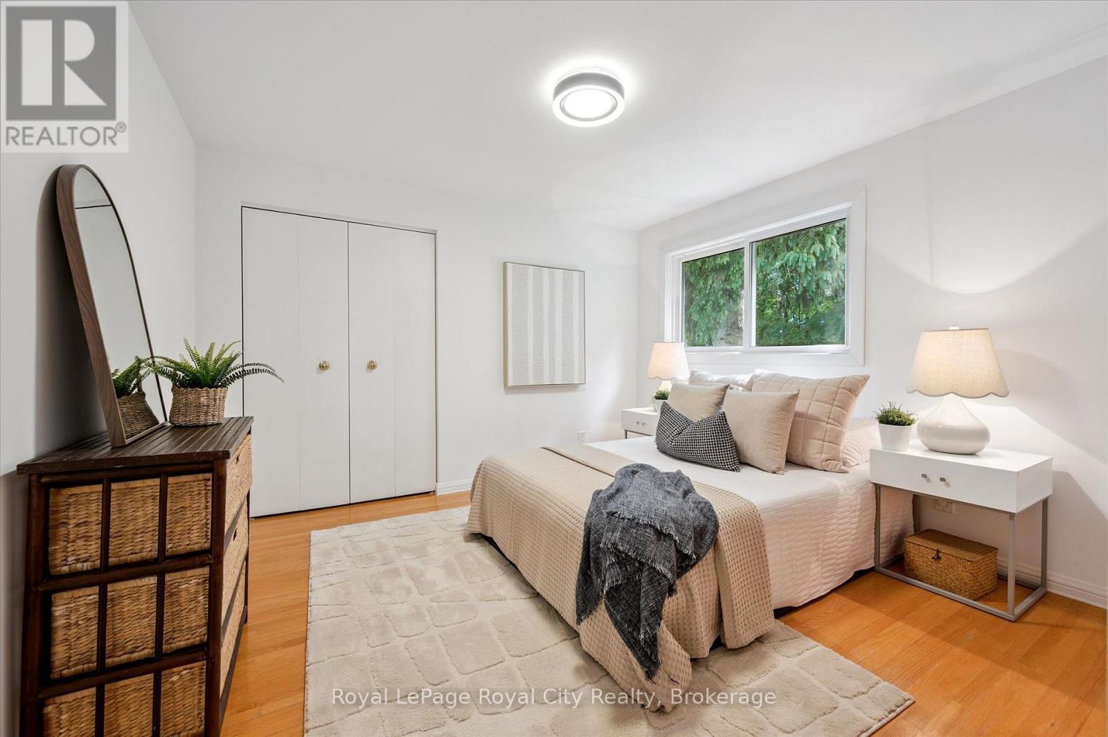 












535 SPRUCEHILL AVENUE

,
Waterloo,




Ontario
N2L4V8

