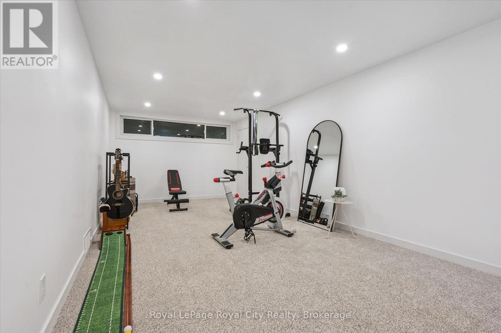 












535 SPRUCEHILL AVENUE

,
Waterloo,




Ontario
N2L4V8

