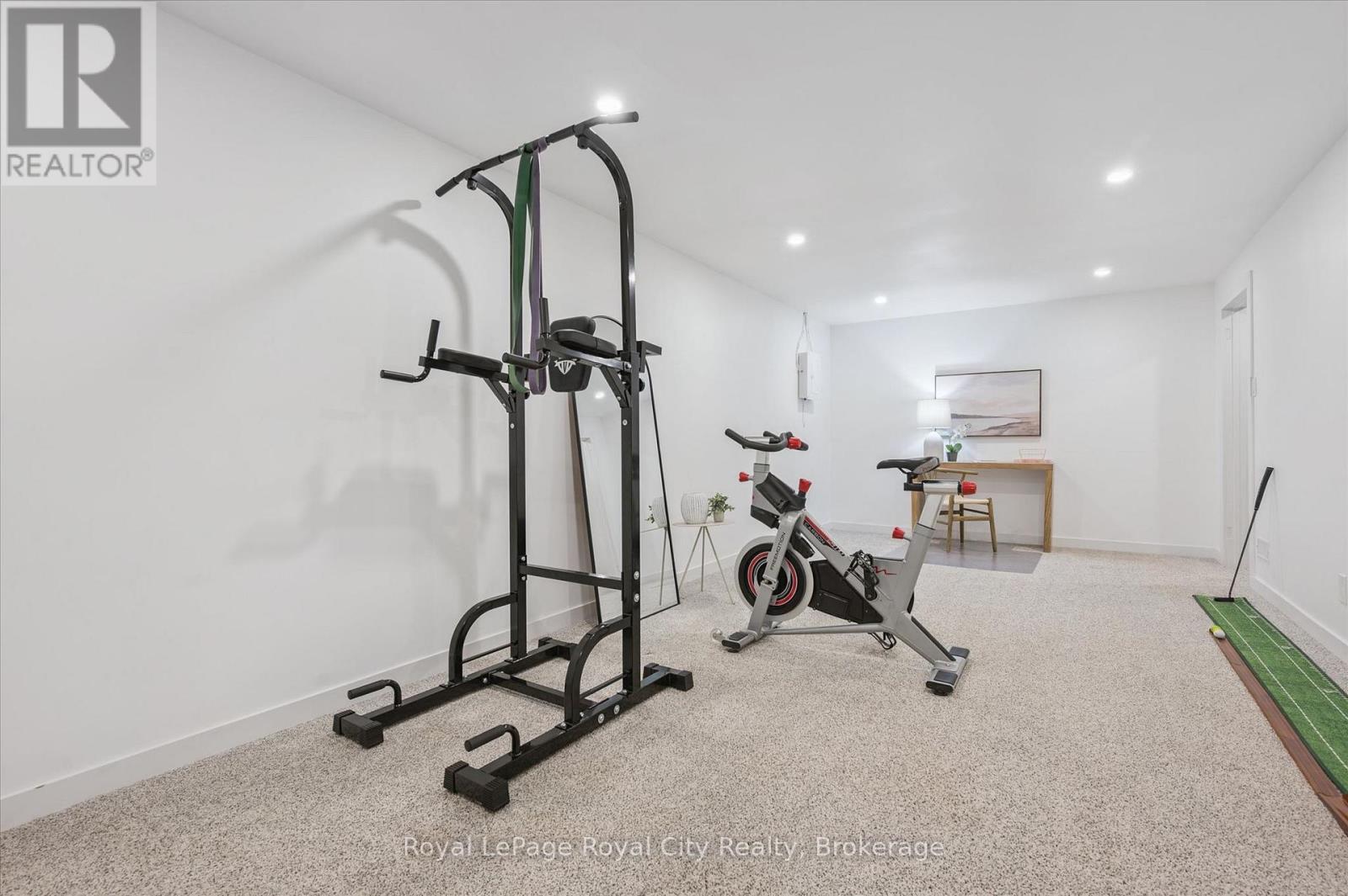 












535 SPRUCEHILL AVENUE

,
Waterloo,




Ontario
N2L4V8

