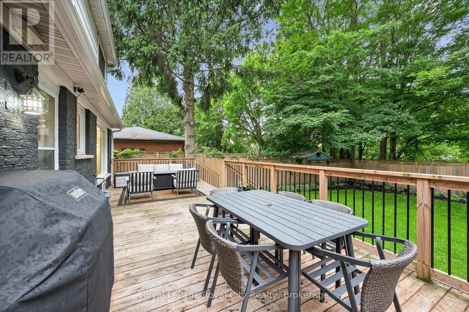 












535 SPRUCEHILL AVENUE

,
Waterloo,




Ontario
N2L4V8

