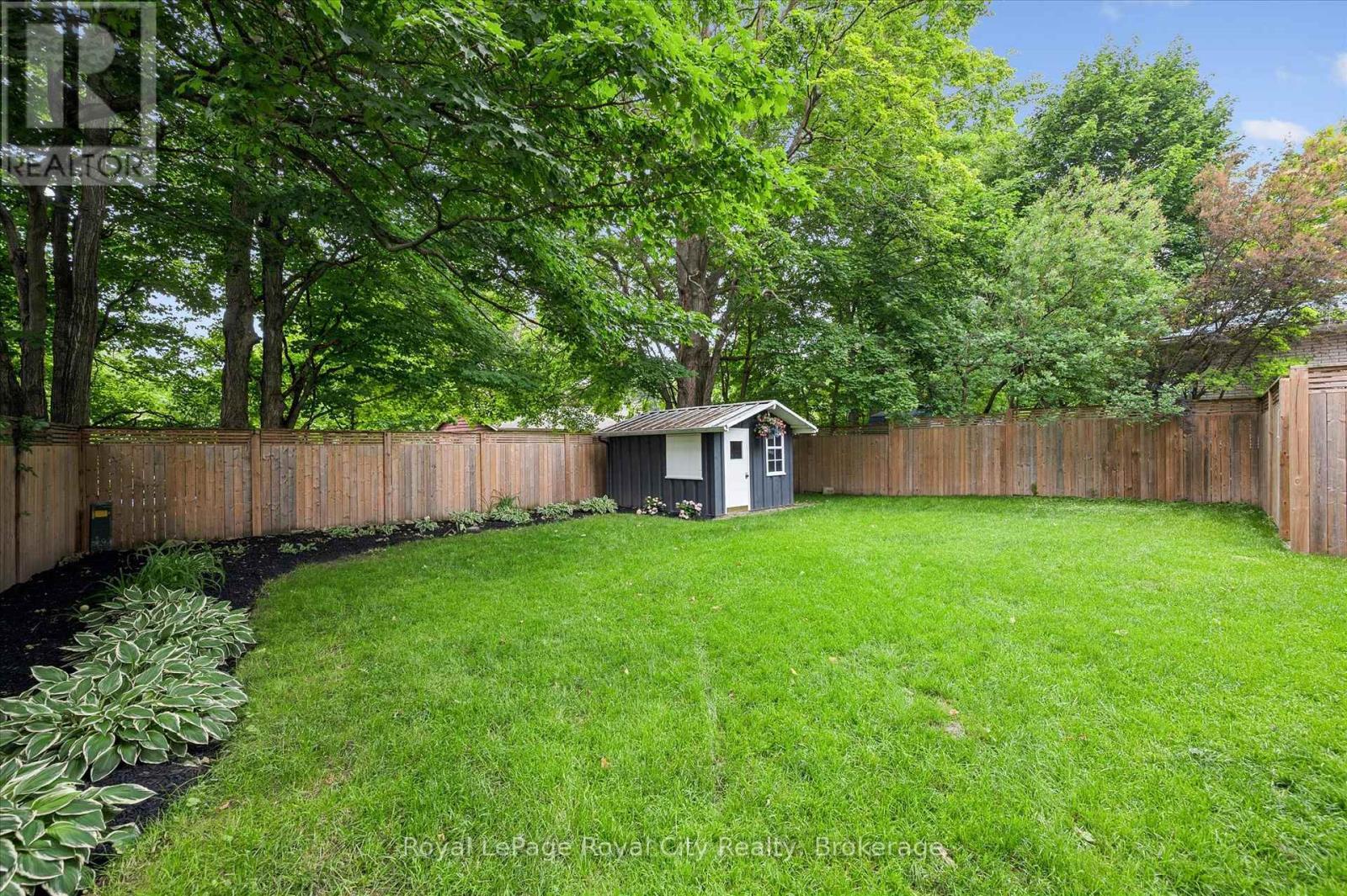 












535 SPRUCEHILL AVENUE

,
Waterloo,




Ontario
N2L4V8

