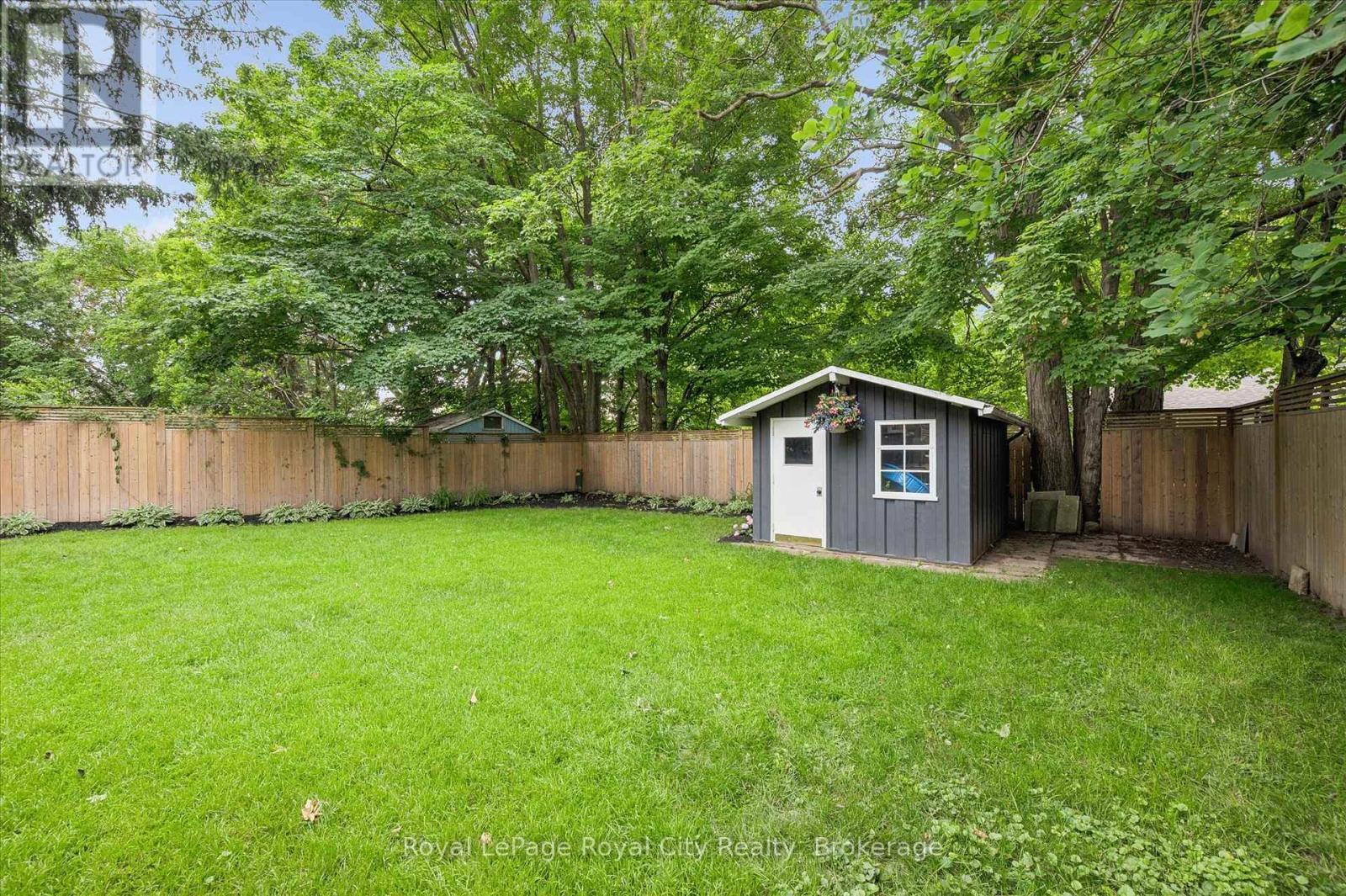 












535 SPRUCEHILL AVENUE

,
Waterloo,




Ontario
N2L4V8

