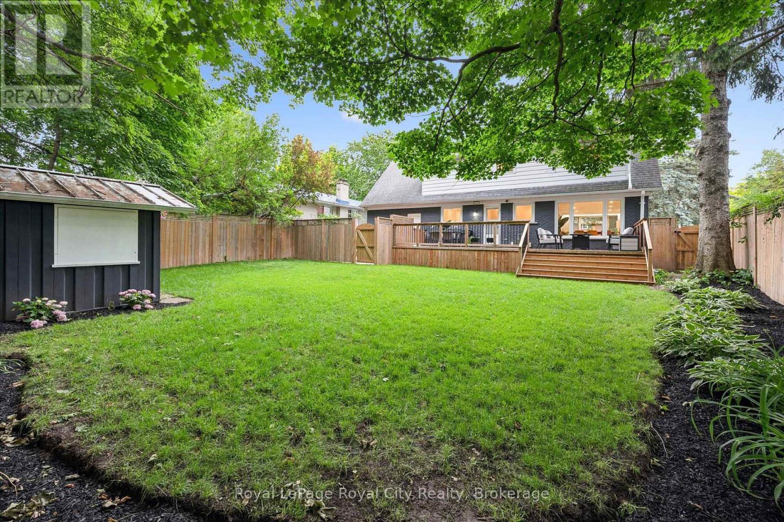 












535 SPRUCEHILL AVENUE

,
Waterloo,




Ontario
N2L4V8

