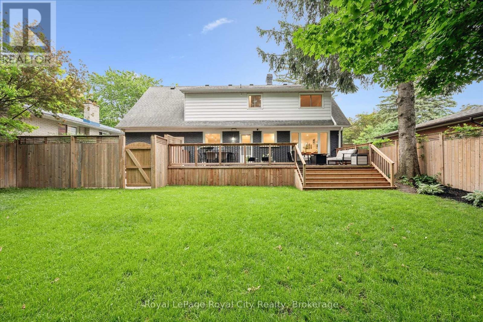 












535 SPRUCEHILL AVENUE

,
Waterloo,




Ontario
N2L4V8

