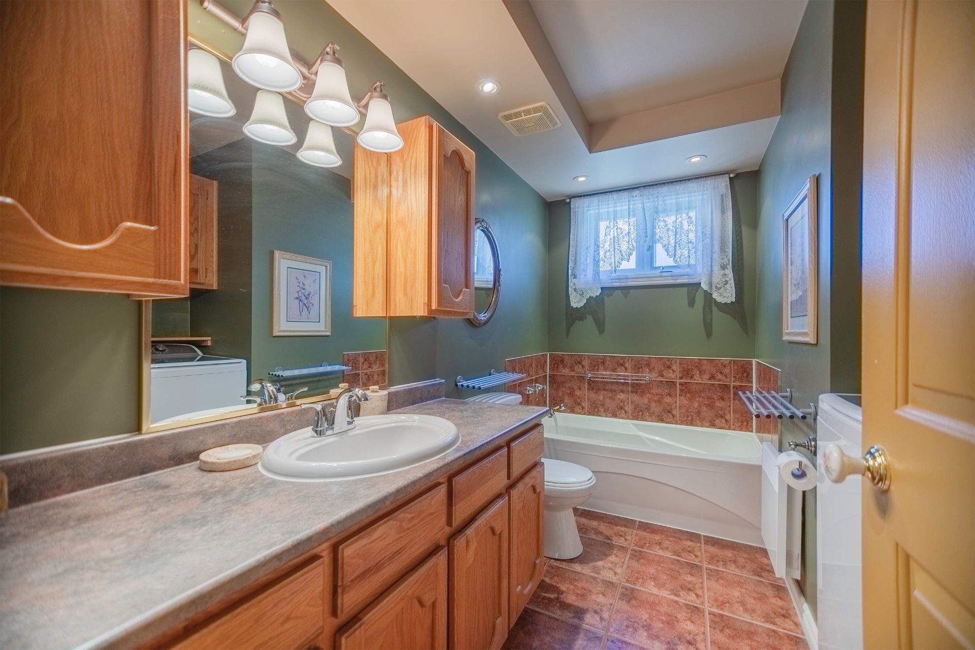 









116


Rue Robert

,
Varennes,




QC
J3X1M8

