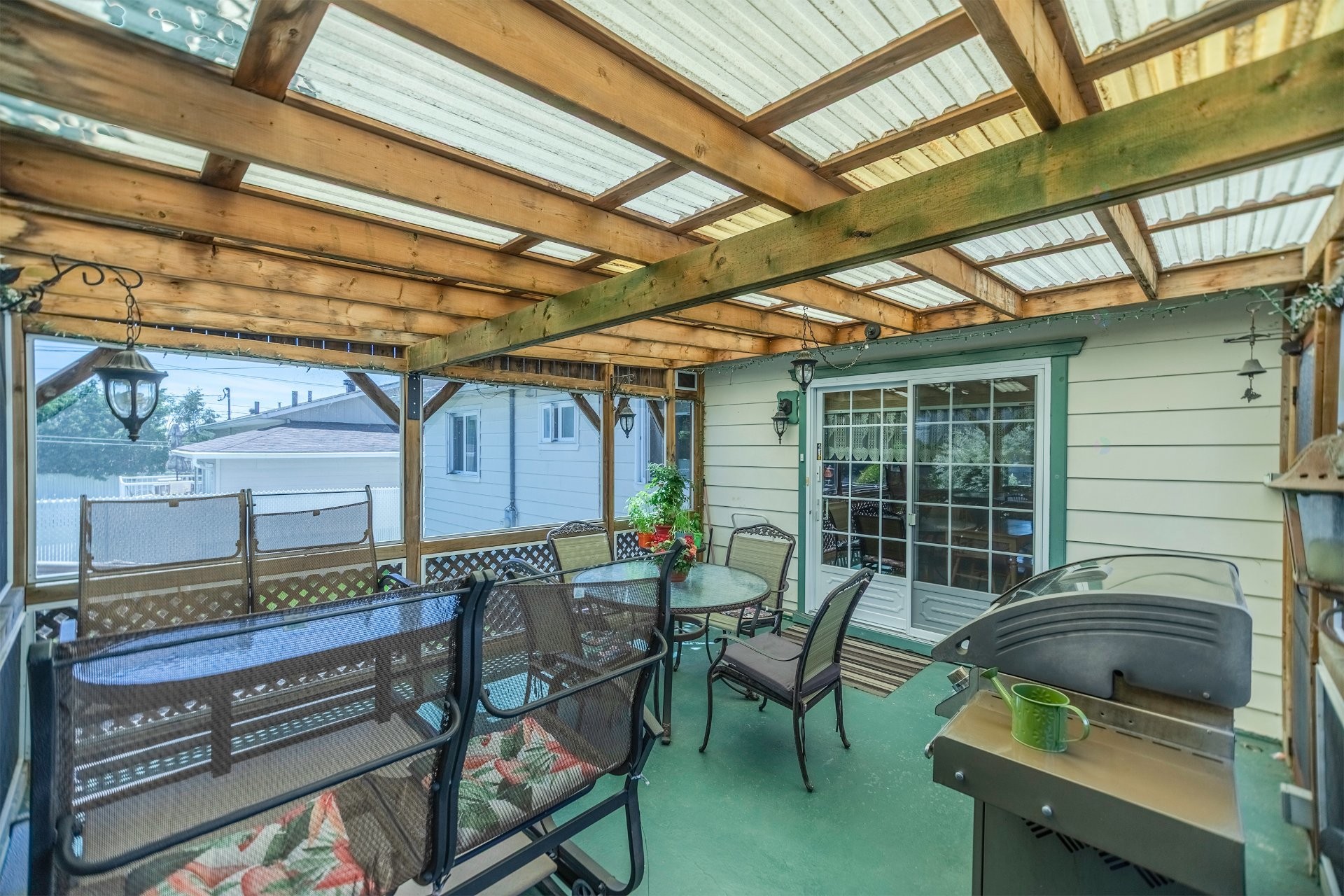 









116


Rue Robert

,
Varennes,




QC
J3X1M8

