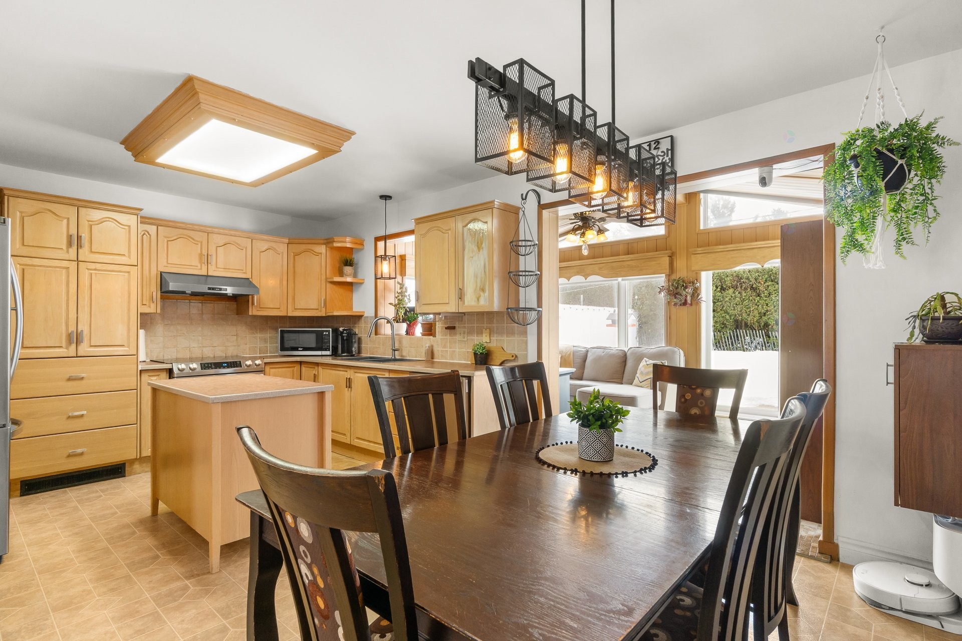 









820


Rue Jean-De Lauson

,
Trois-Rivières,




QC
G8V1G6

