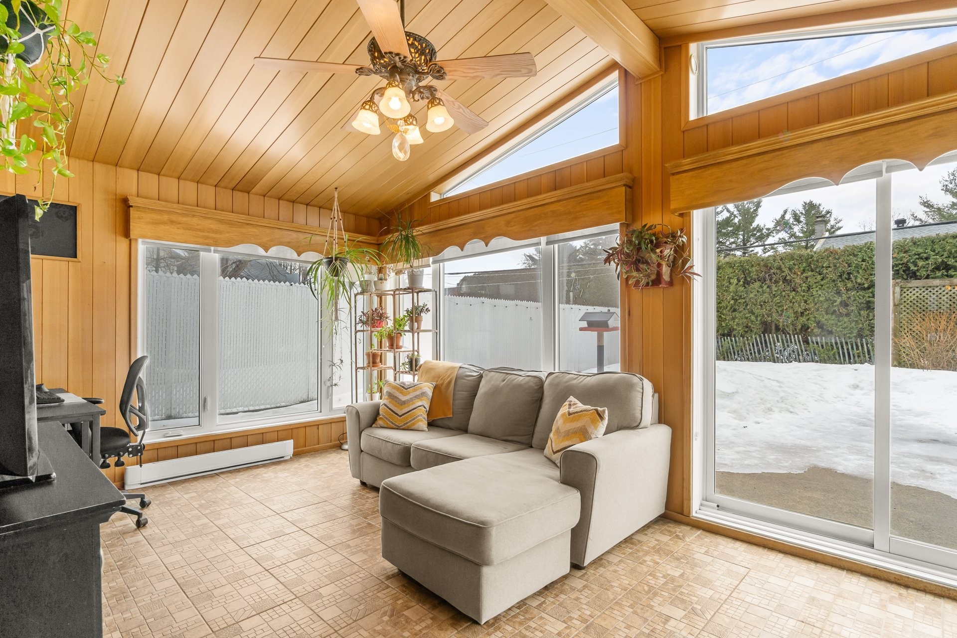 









820


Rue Jean-De Lauson

,
Trois-Rivières,




QC
G8V1G6

