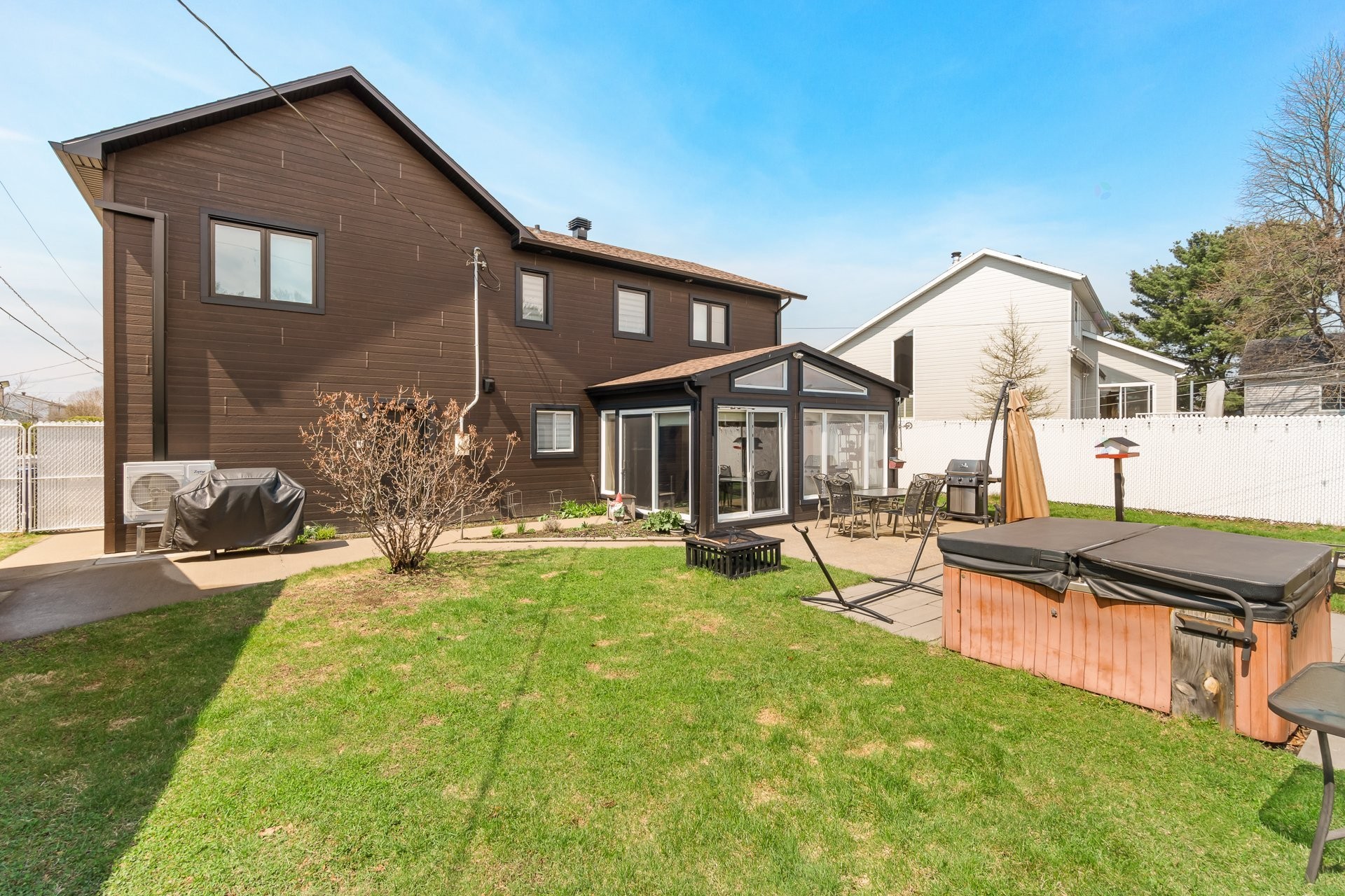









820


Rue Jean-De Lauson

,
Trois-Rivières,




QC
G8V1G6

