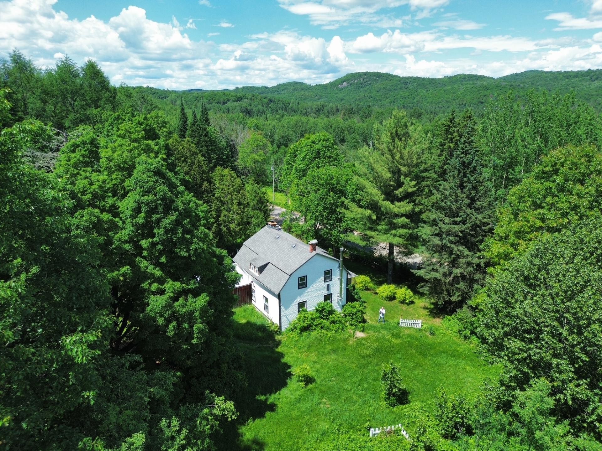 









221


Ch. de la Rivière-Maskinongé

,
Harrington,




QC
J8G2S4

