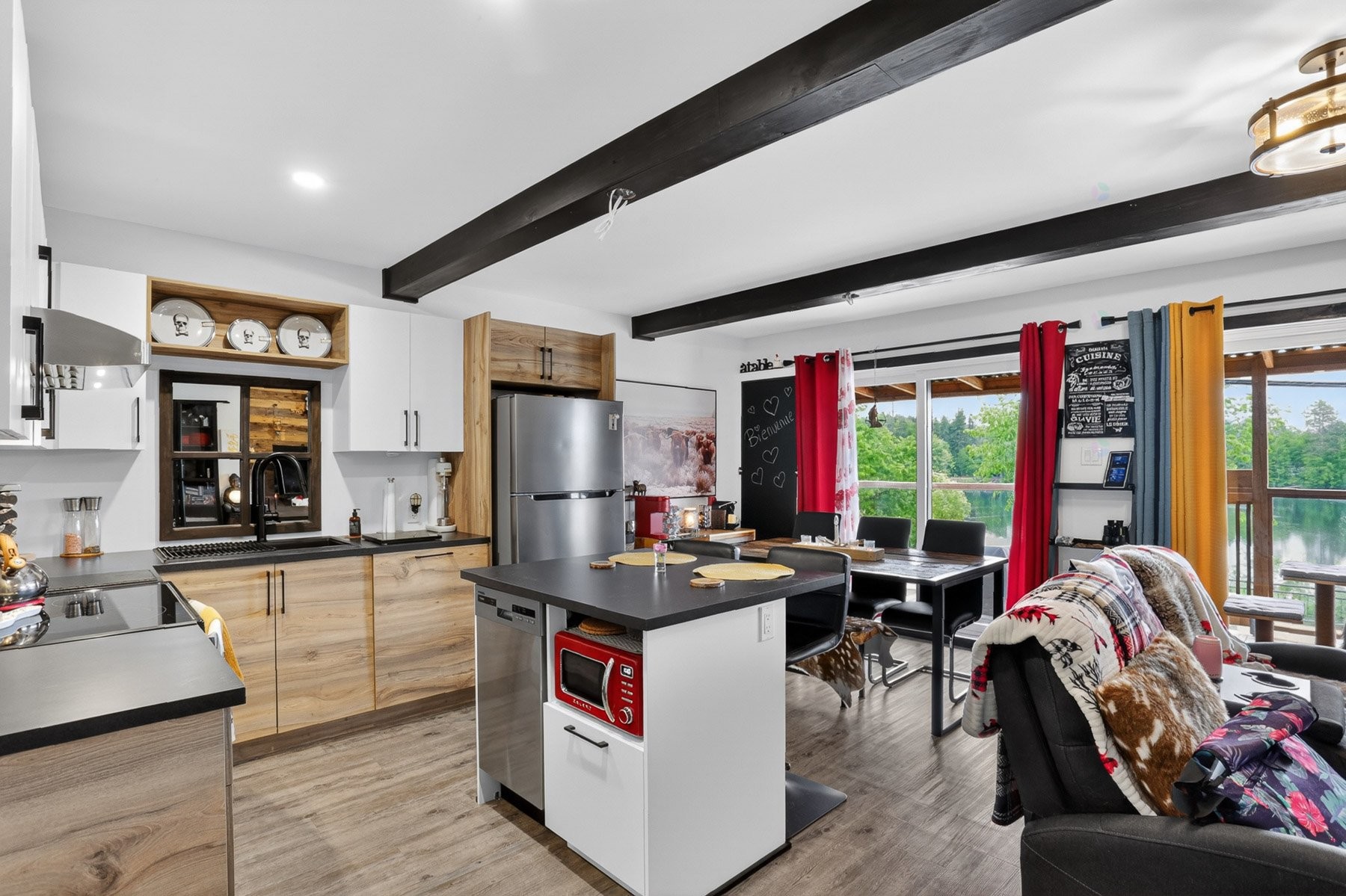 









880


Av. du Capitaine-Veilleux

,
Shawinigan,




QC
G9P1B8

