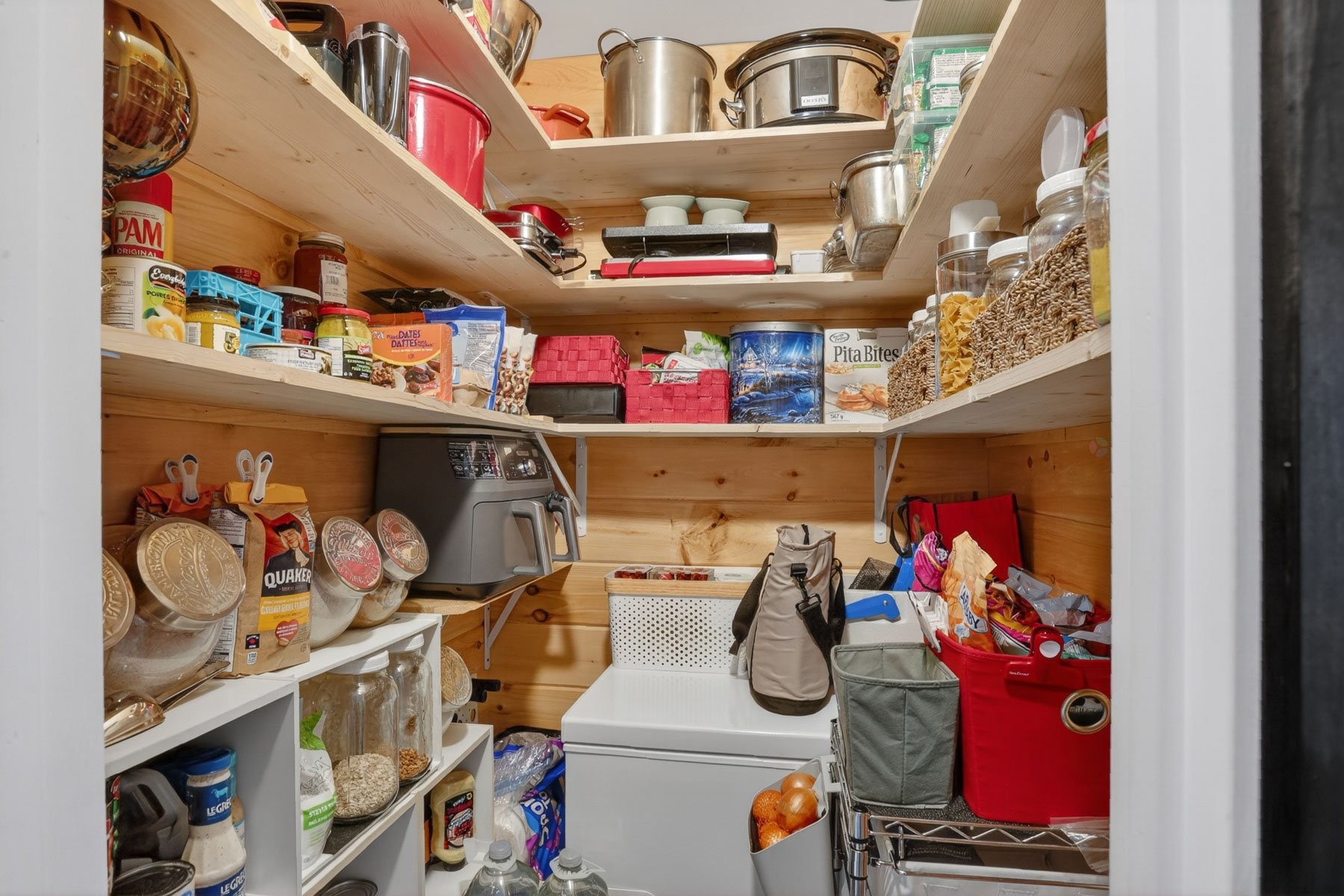 









880


Av. du Capitaine-Veilleux

,
Shawinigan,




QC
G9P1B8

