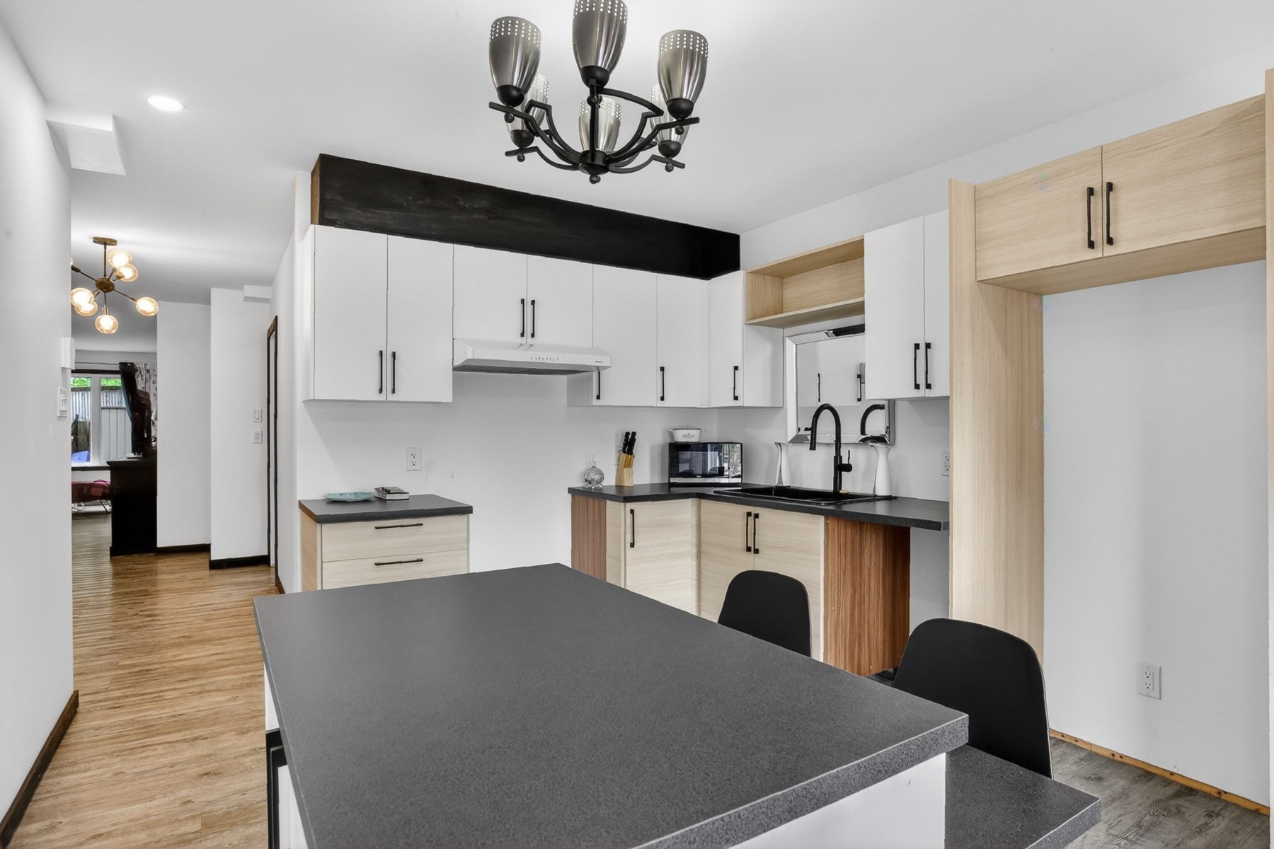









880


Av. du Capitaine-Veilleux

,
Shawinigan,




QC
G9P1B8

