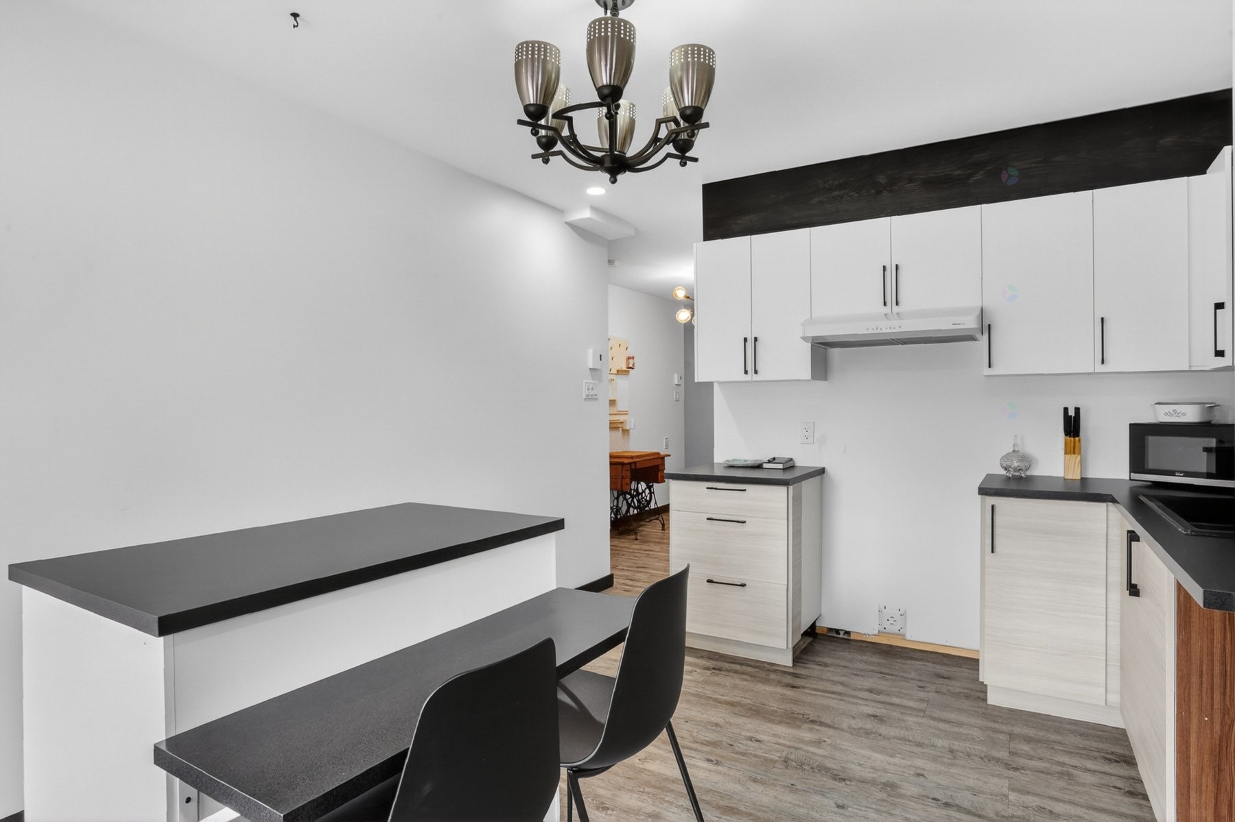 









880


Av. du Capitaine-Veilleux

,
Shawinigan,




QC
G9P1B8


