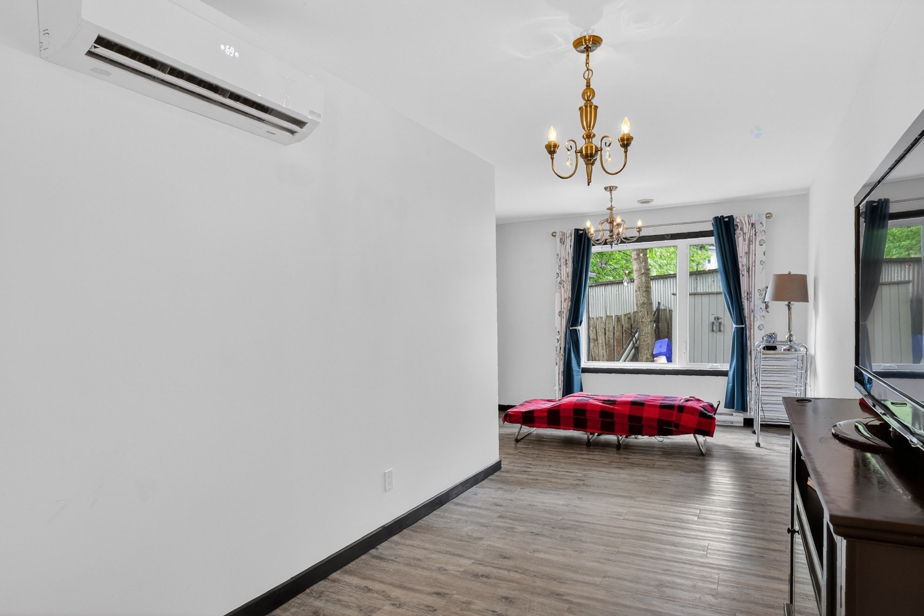 









880


Av. du Capitaine-Veilleux

,
Shawinigan,




QC
G9P1B8

