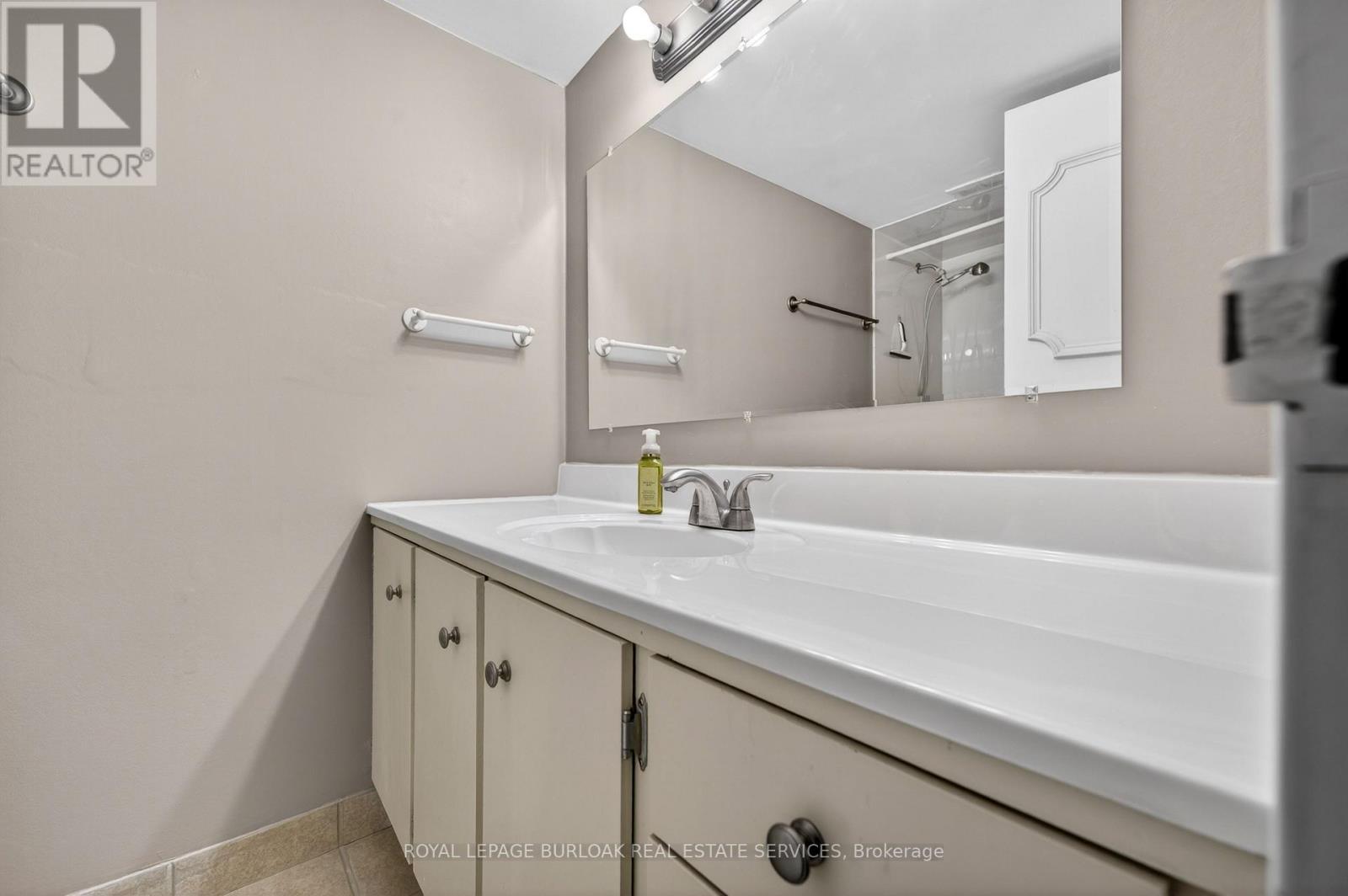 












802 - 301 FRANCES AVENUE

,
Hamilton,




Ontario
L8E3W6

