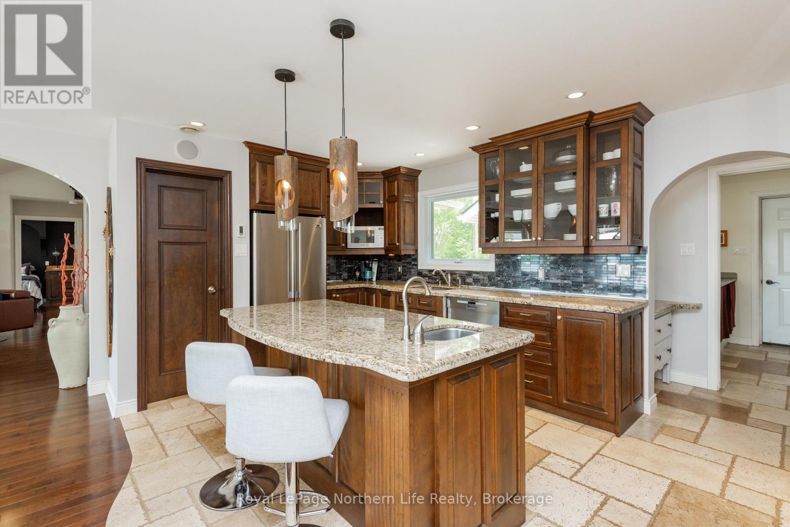 












571 D REGAL ROAD

,
North Bay (Birchaven),




Ontario
P1B8G4

