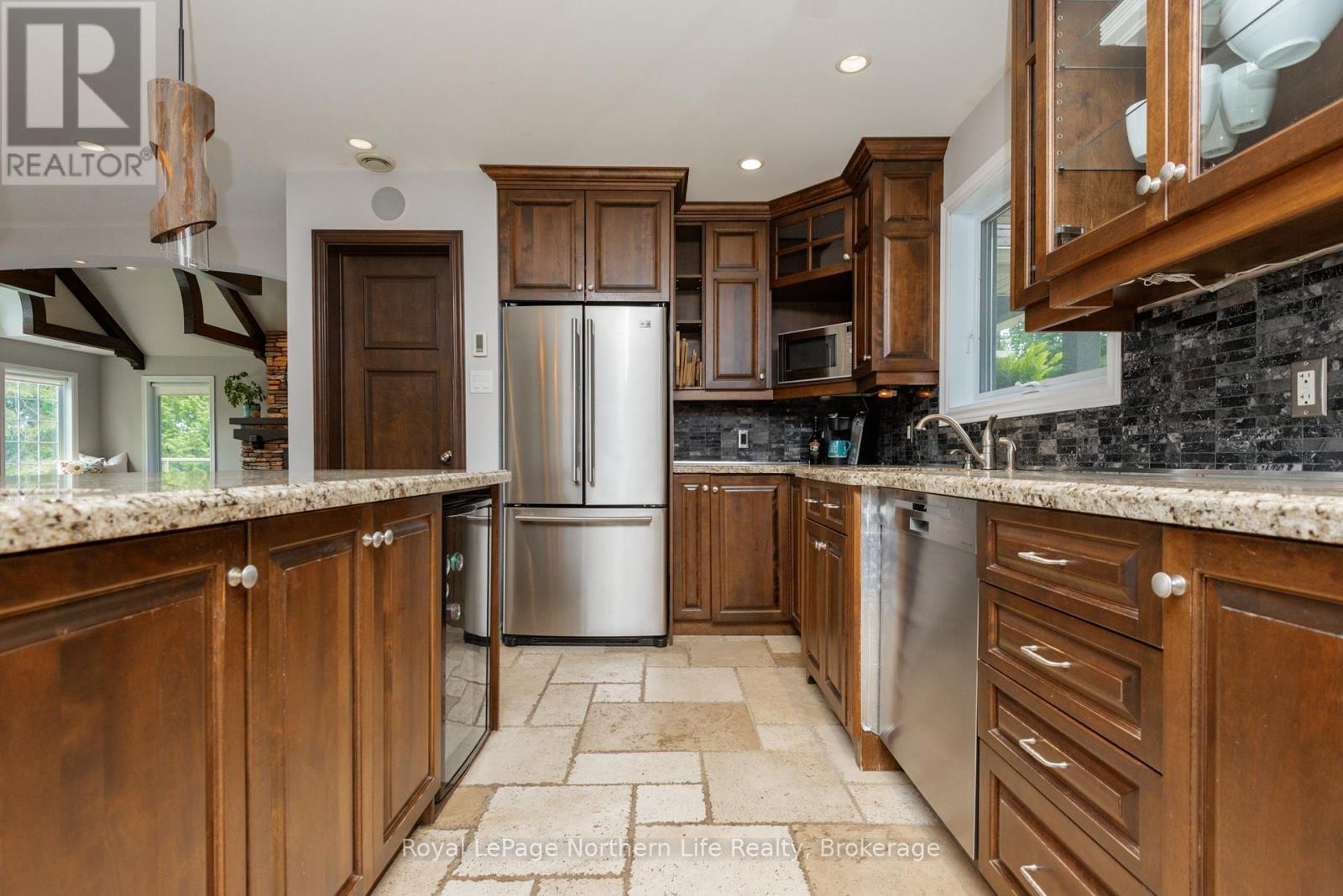 












571 D REGAL ROAD

,
North Bay (Birchaven),




Ontario
P1B8G4

