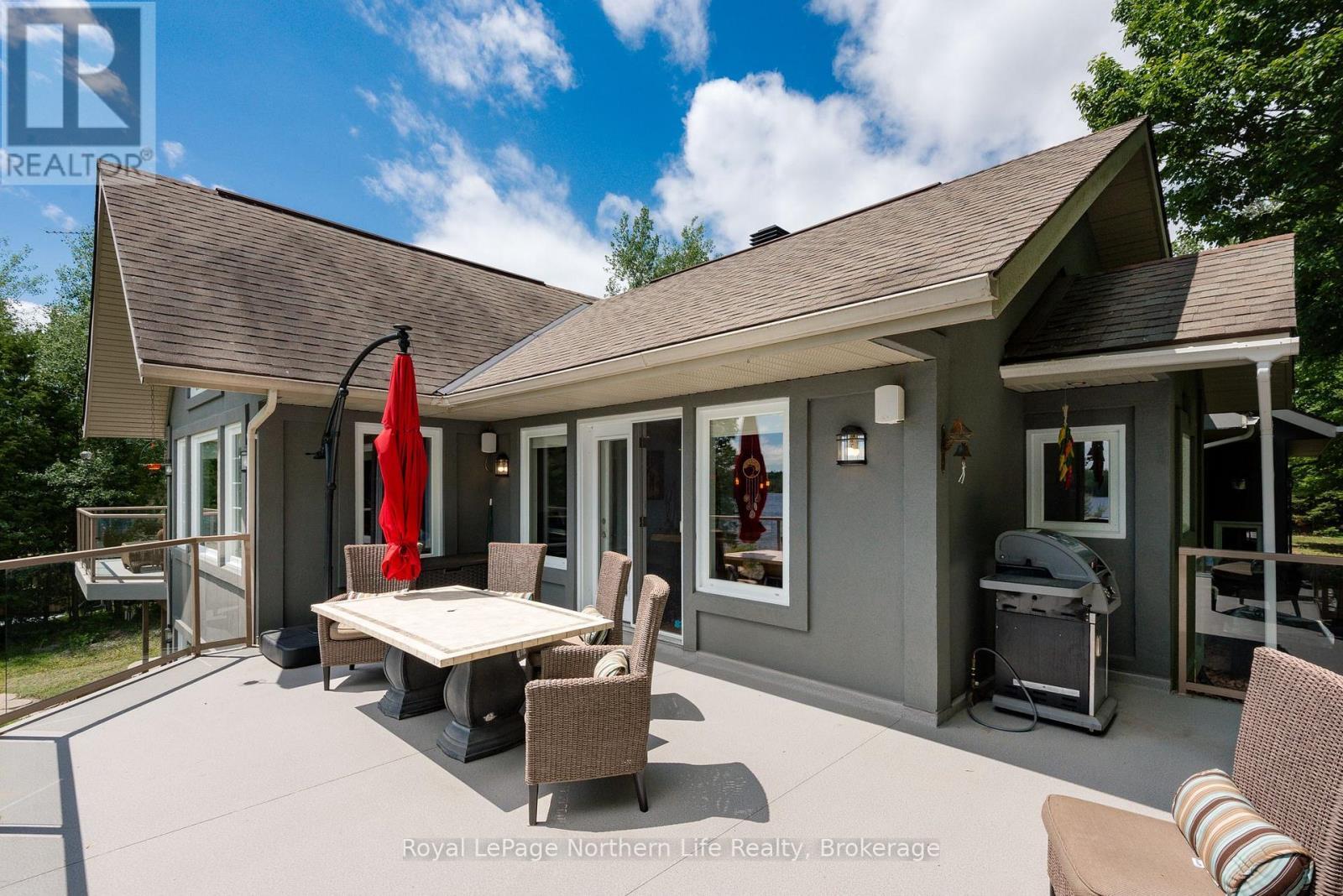 












571 D REGAL ROAD

,
North Bay (Birchaven),




Ontario
P1B8G4

