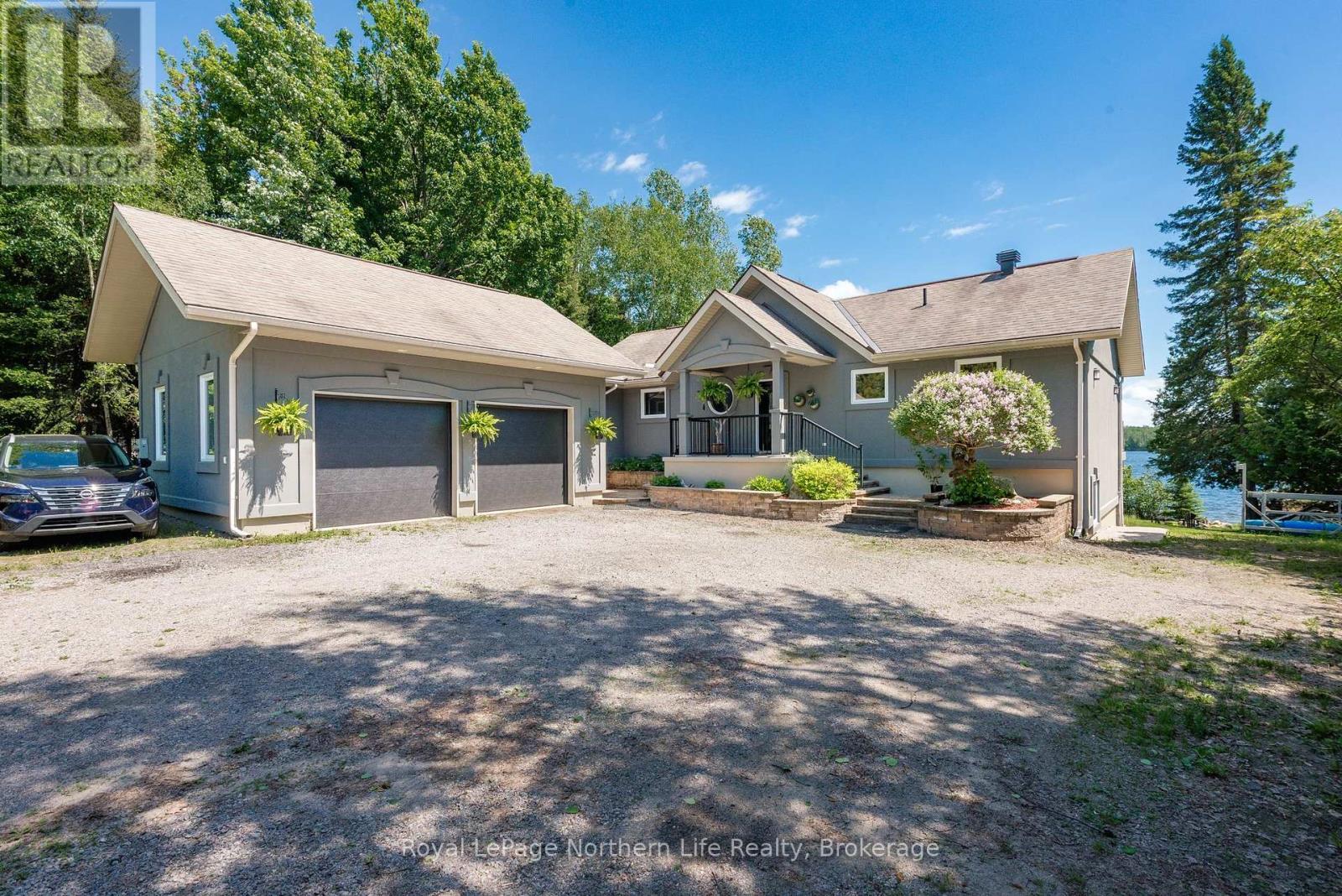 












571 D REGAL ROAD

,
North Bay (Birchaven),




Ontario
P1B8G4

