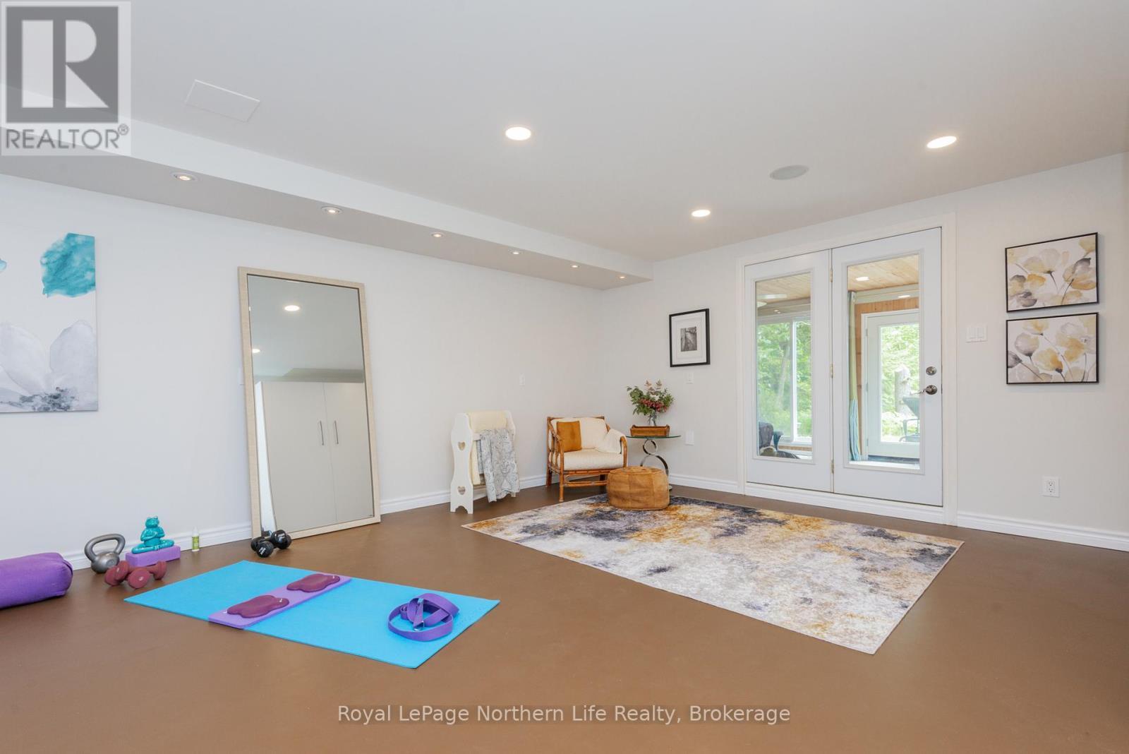 












571 D REGAL ROAD

,
North Bay (Birchaven),




Ontario
P1B8G4

