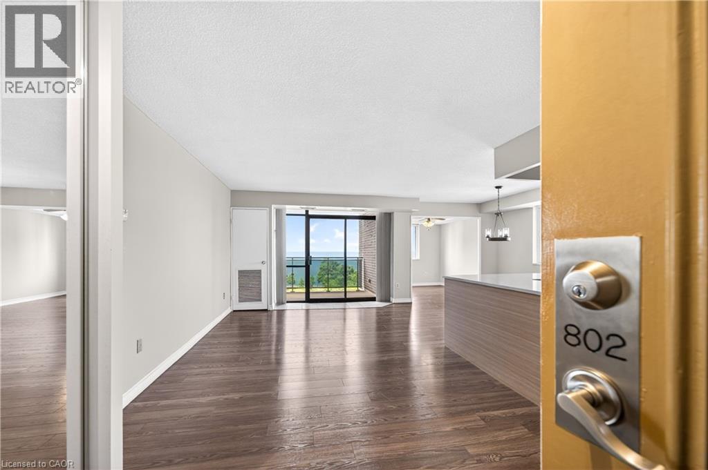 












301 FRANCES Avenue Unit# 802

,
Hamilton,




Ontario
L8E3W6

