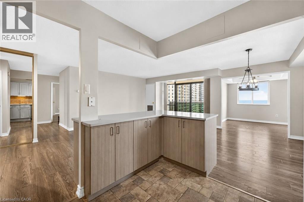 












301 FRANCES Avenue Unit# 802

,
Hamilton,




Ontario
L8E3W6

