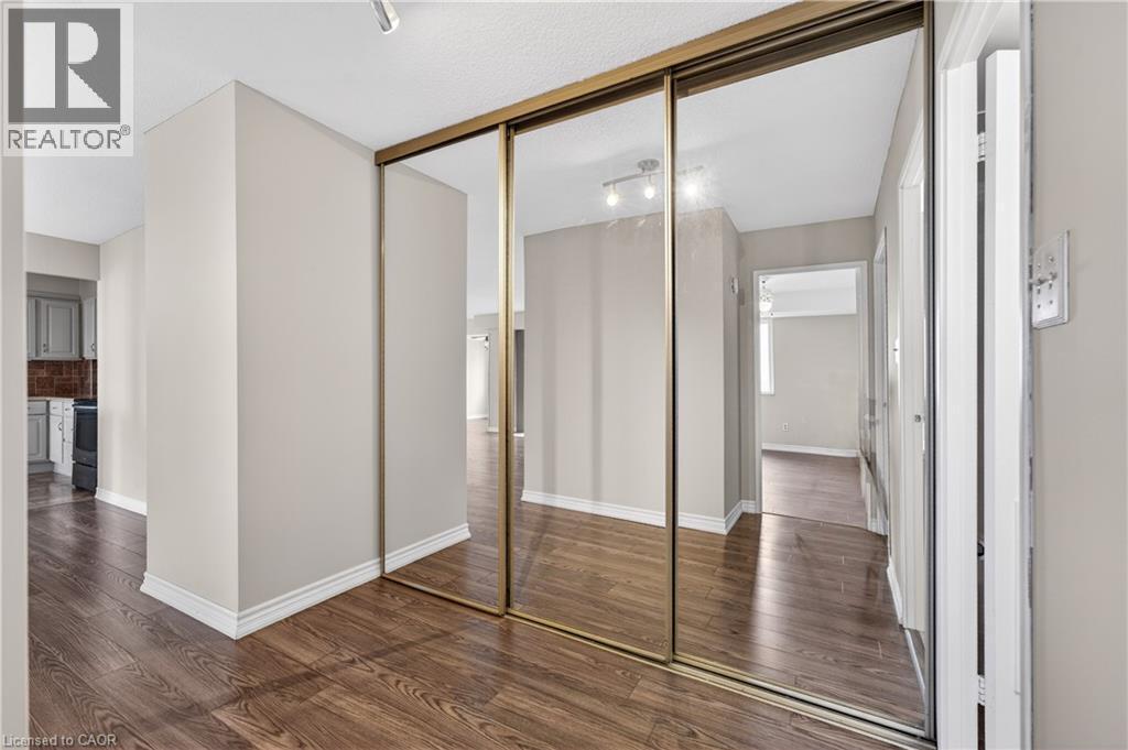 












301 FRANCES Avenue Unit# 802

,
Hamilton,




Ontario
L8E3W6

