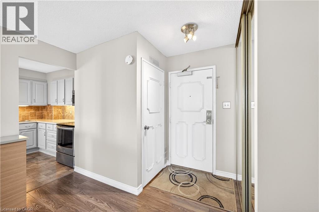 












301 FRANCES Avenue Unit# 802

,
Hamilton,




Ontario
L8E3W6


