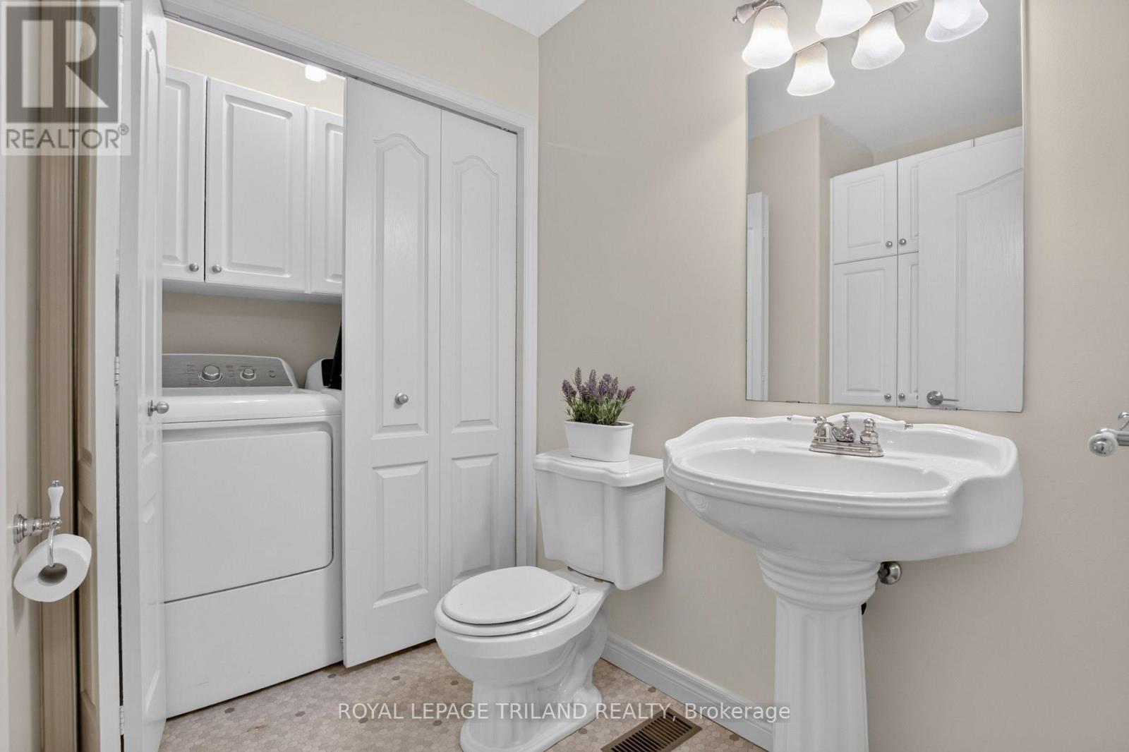 












14 - 87 DONKER DRIVE

,
St. Thomas,




Ontario
N5P4L2

