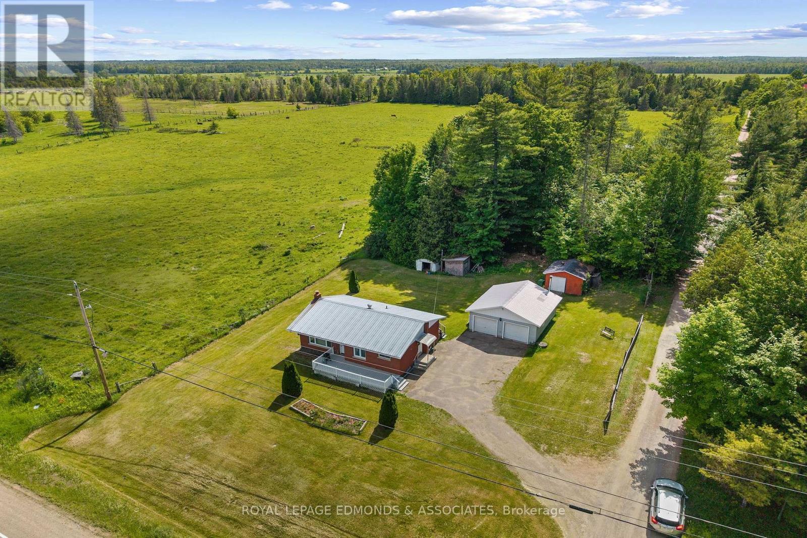 












39325A HIGHWAY 41

,
Laurentian Valley,




Ontario
K8A6W4


