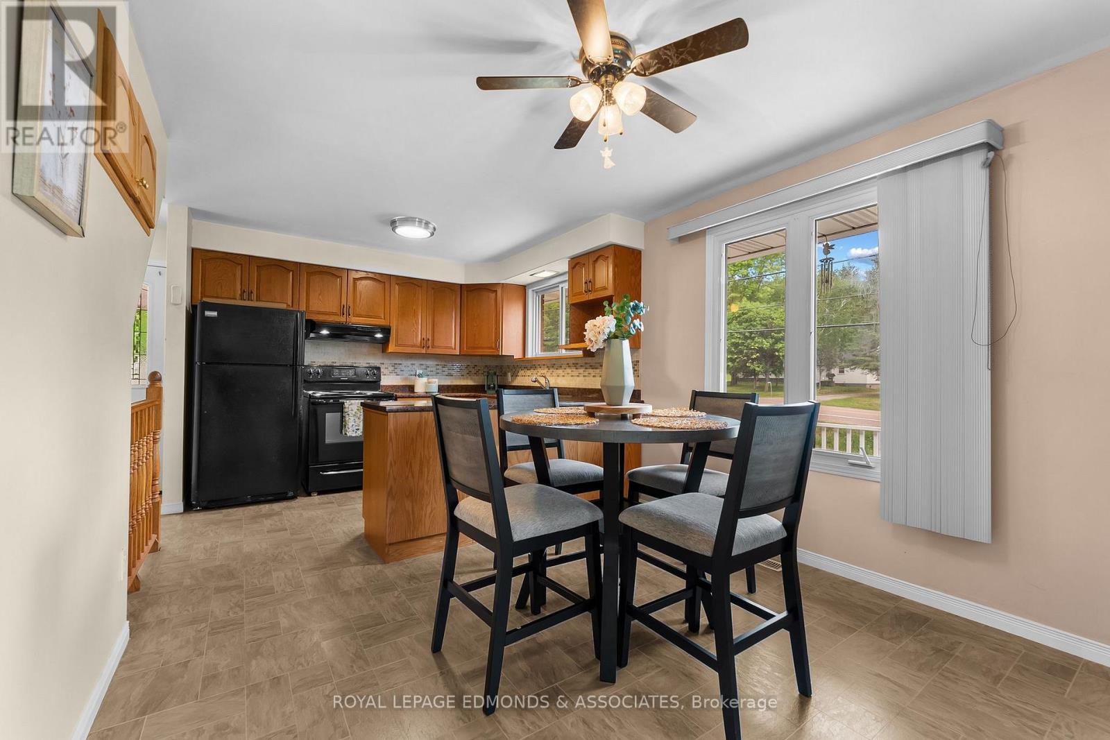 












39325A HIGHWAY 41

,
Laurentian Valley,




Ontario
K8A6W4

