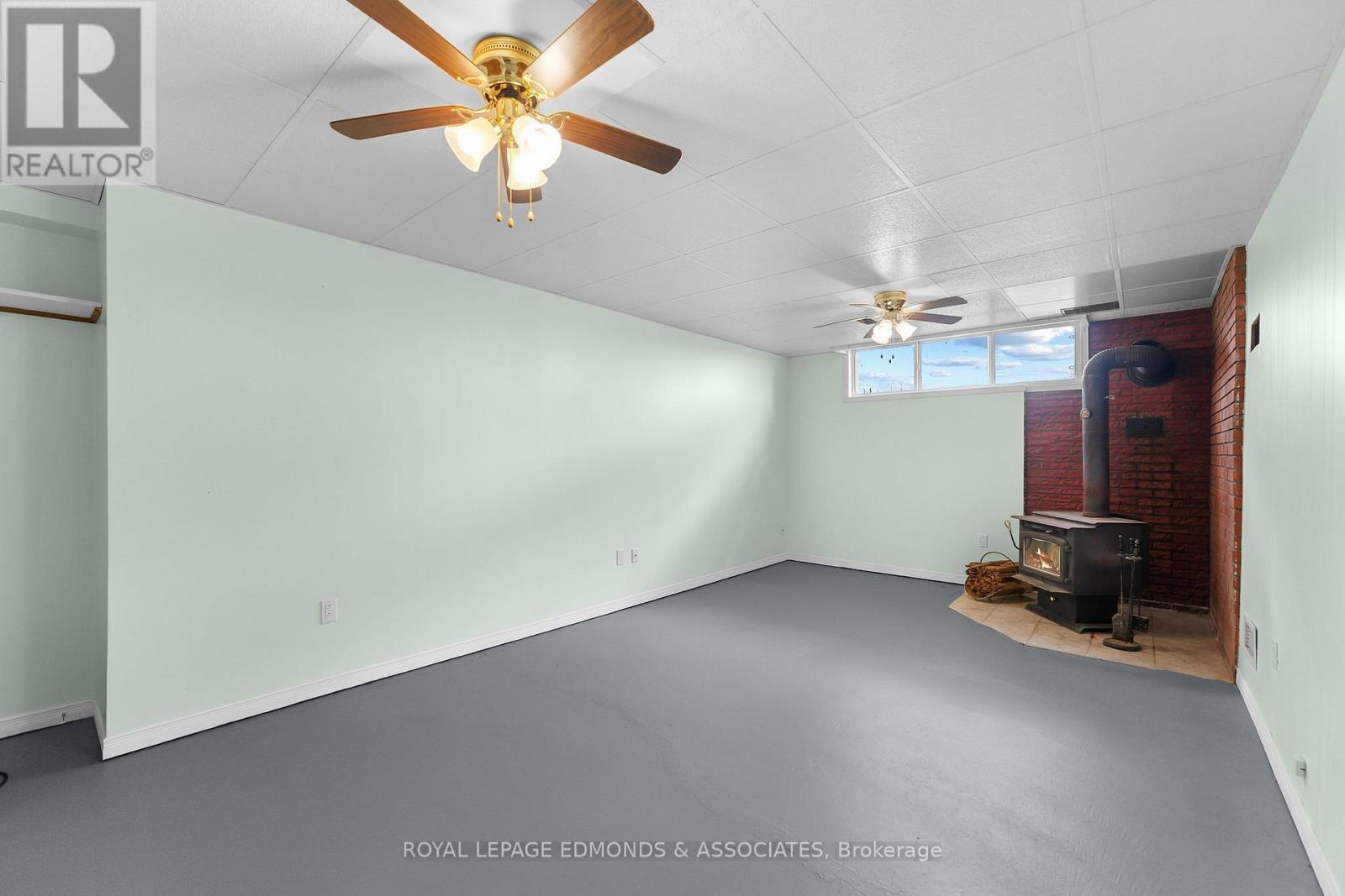 












39325A HIGHWAY 41

,
Laurentian Valley,




Ontario
K8A6W4

