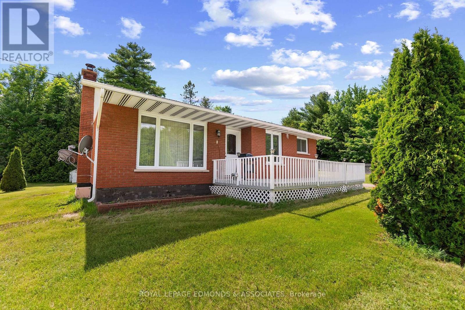 












39325A HIGHWAY 41

,
Laurentian Valley,




Ontario
K8A6W4

