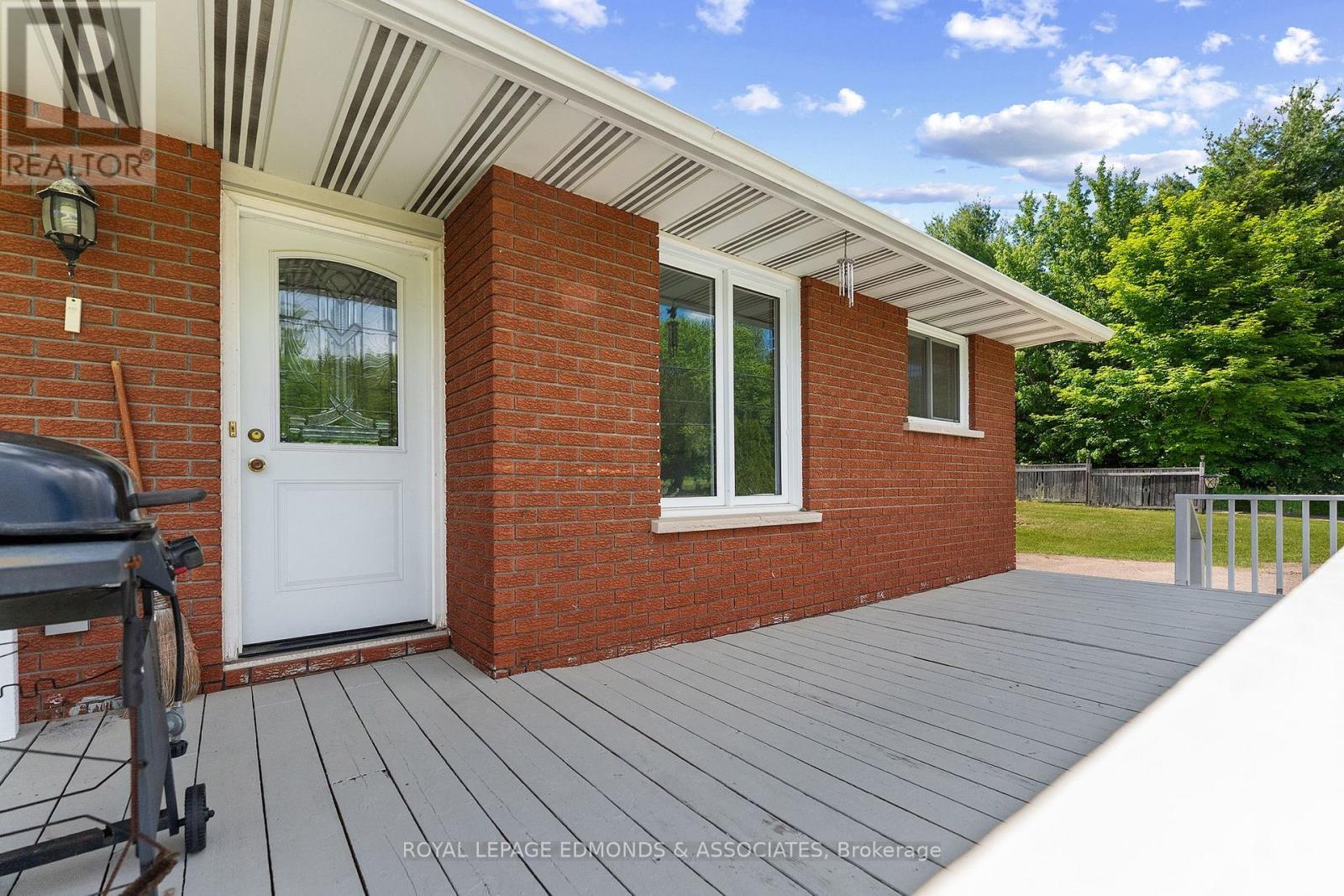 












39325A HIGHWAY 41

,
Laurentian Valley,




Ontario
K8A6W4

