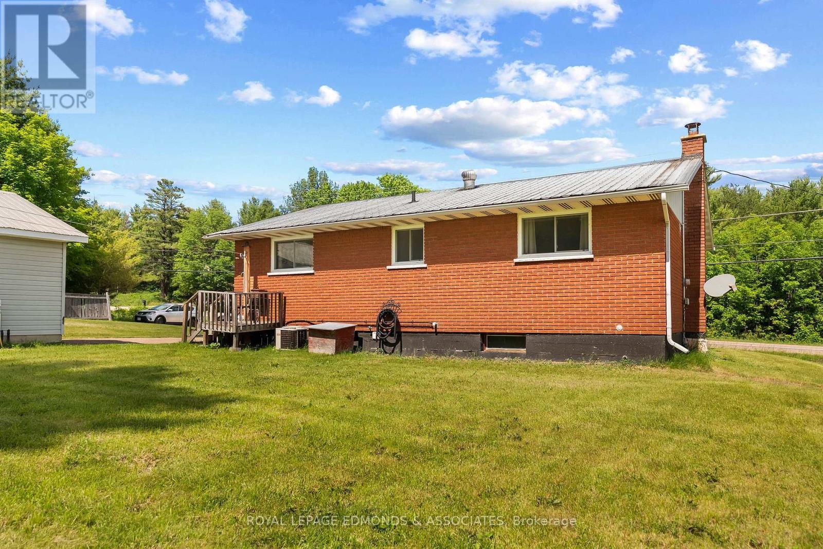 












39325A HIGHWAY 41

,
Laurentian Valley,




Ontario
K8A6W4


