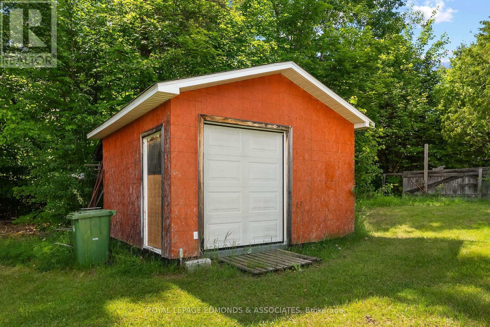 












39325A HIGHWAY 41

,
Laurentian Valley,




Ontario
K8A6W4

