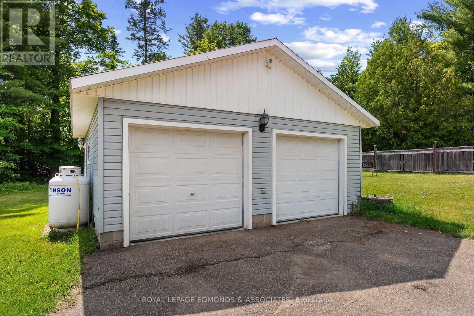 












39325A HIGHWAY 41

,
Laurentian Valley,




Ontario
K8A6W4

