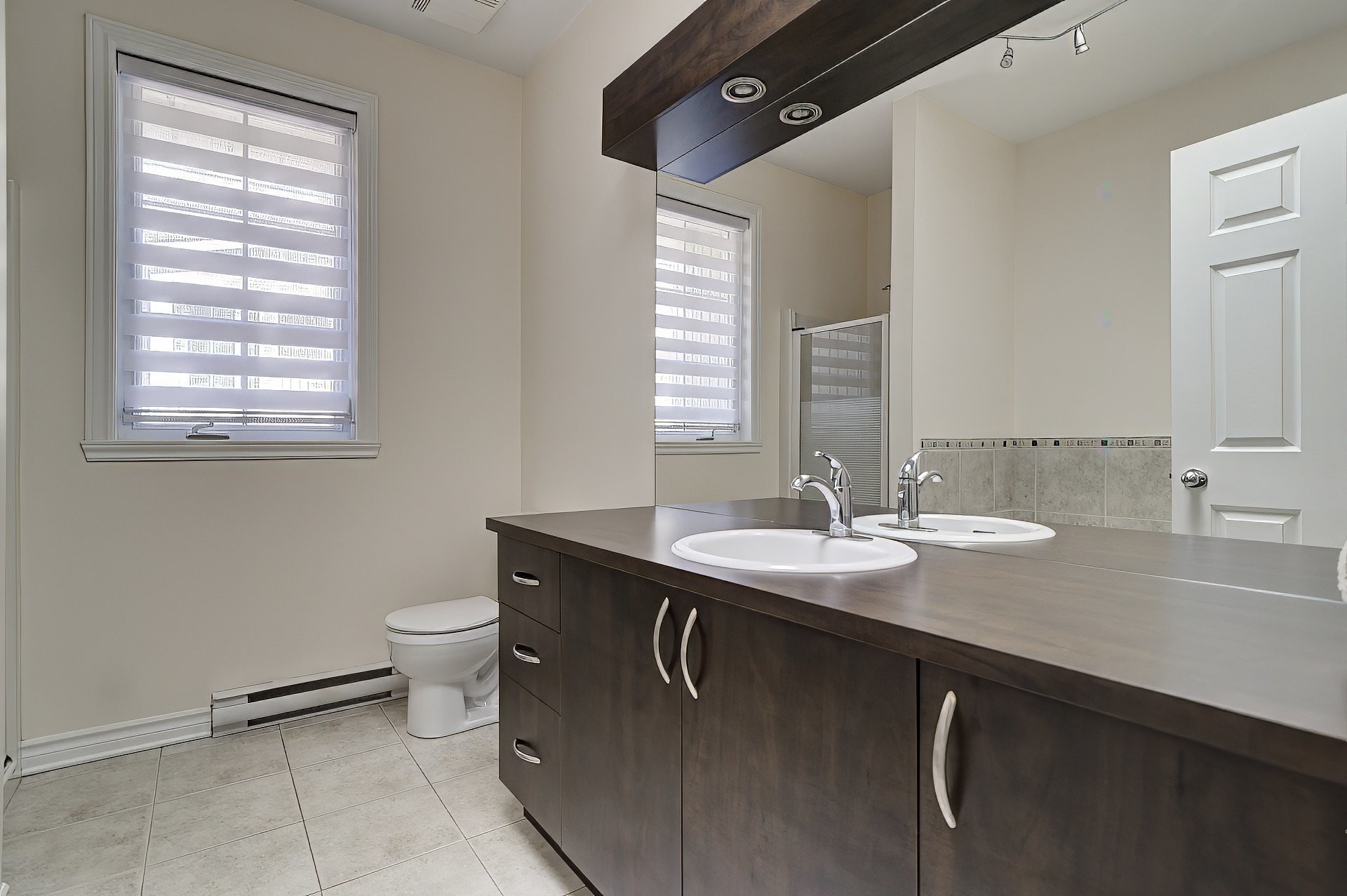 









14057


Boul. Cavendish

, 301,
Montréal (Saint-Laurent),




QC
H4R3J5

